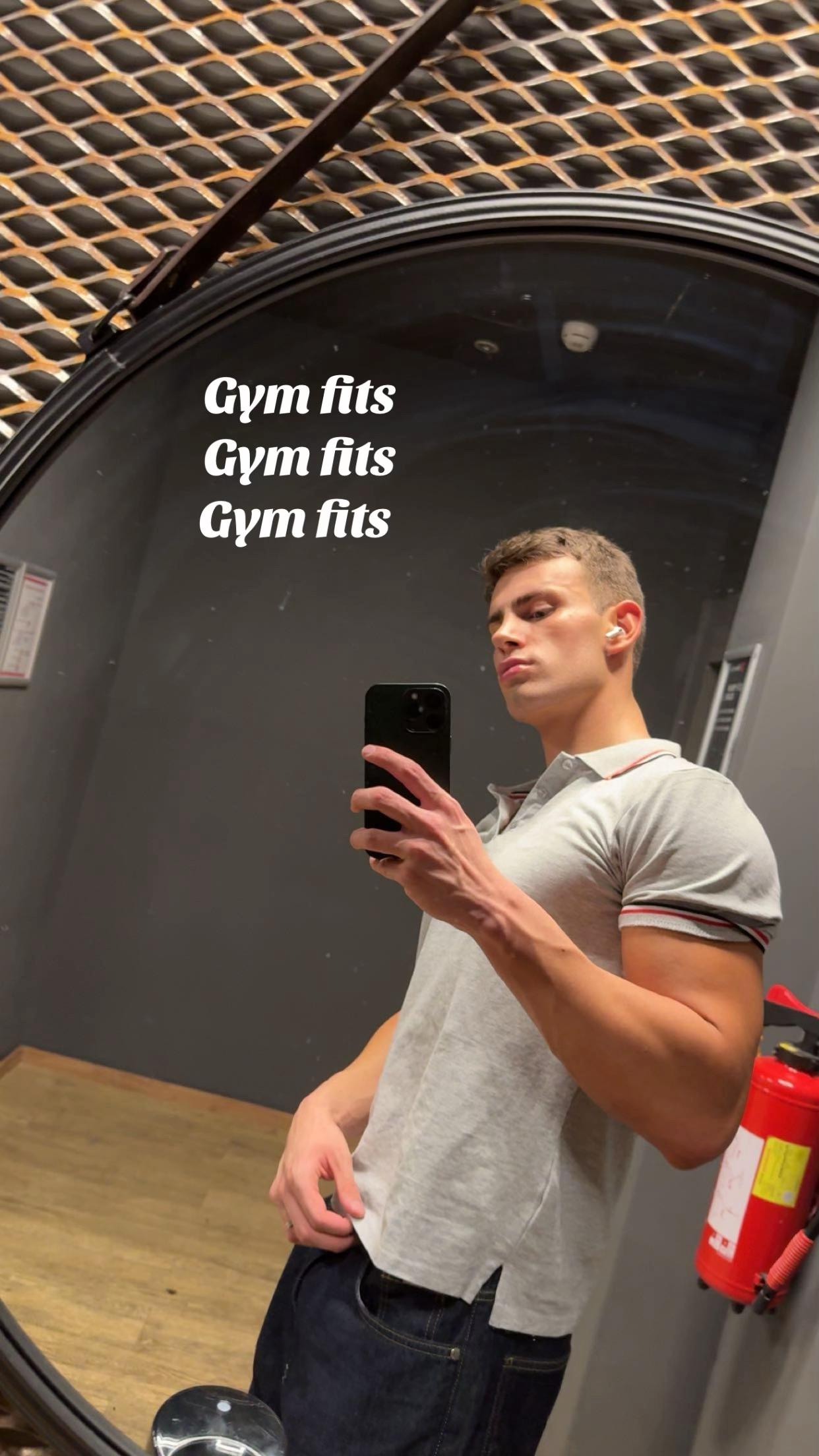 @𝑬