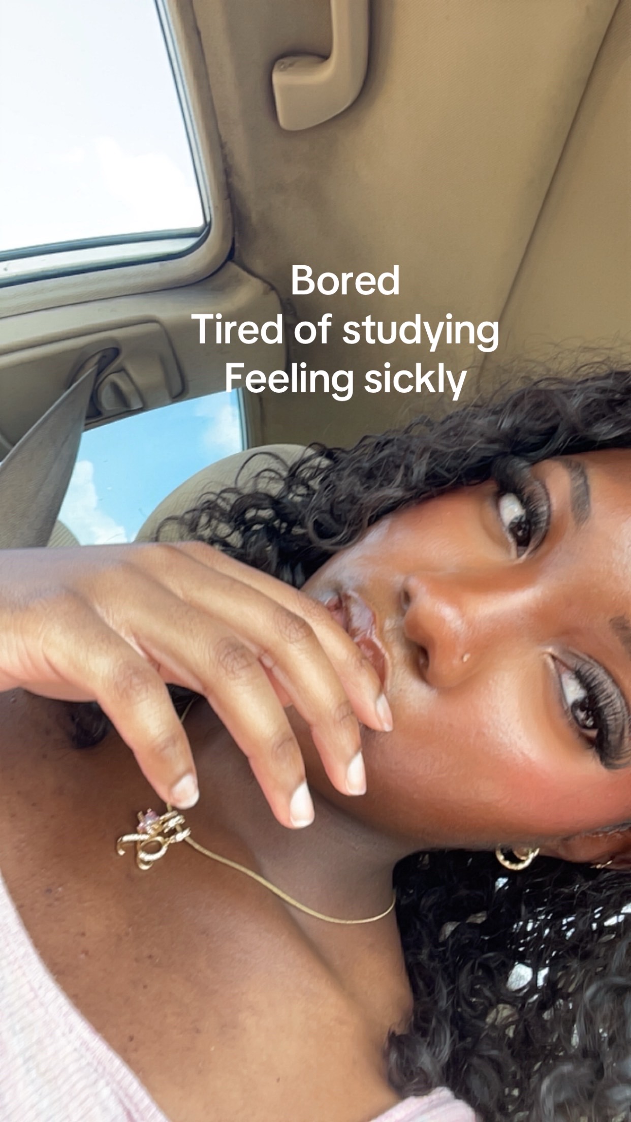 @Genesis | Nursing Student🩺