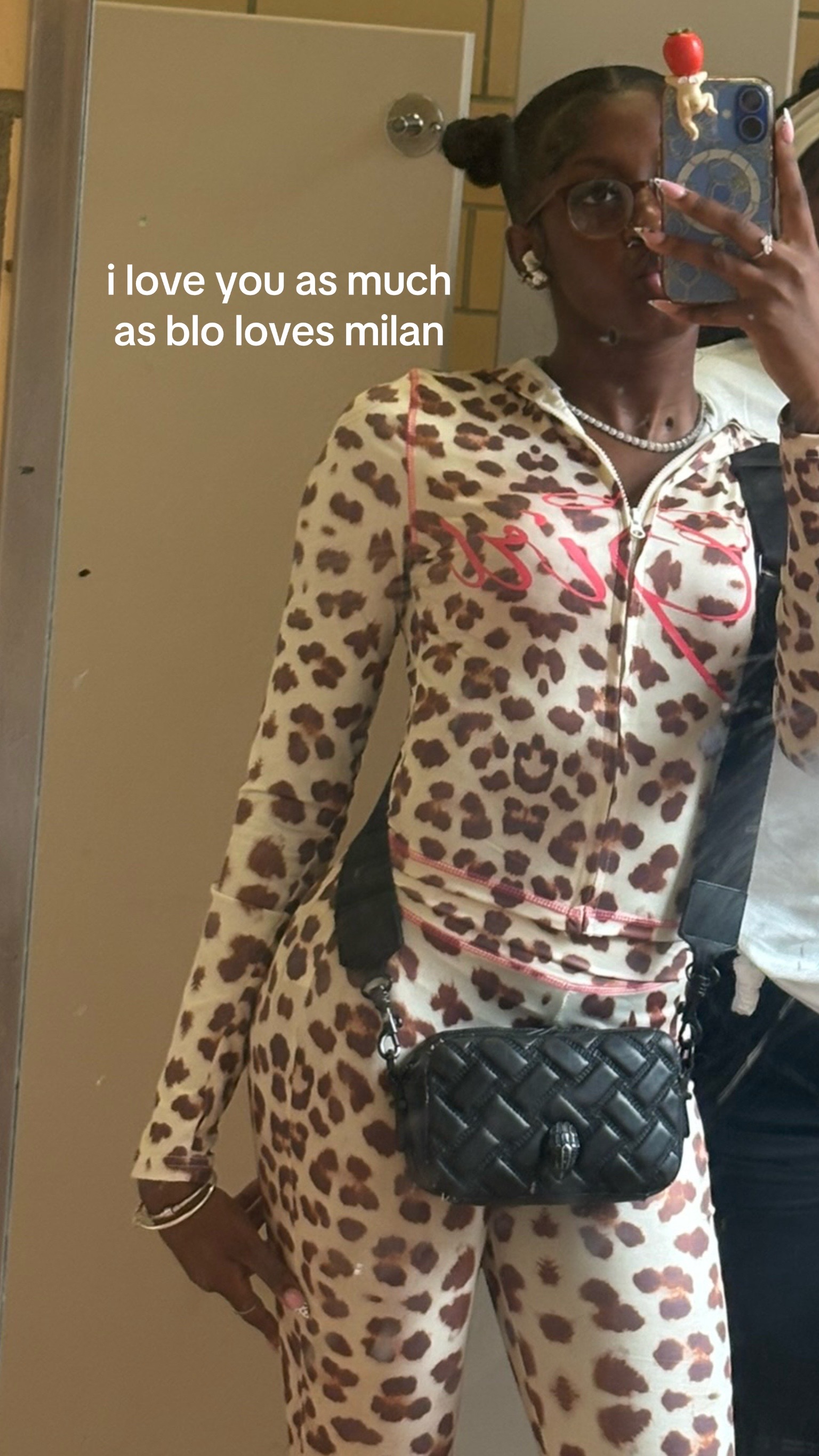 @⃟