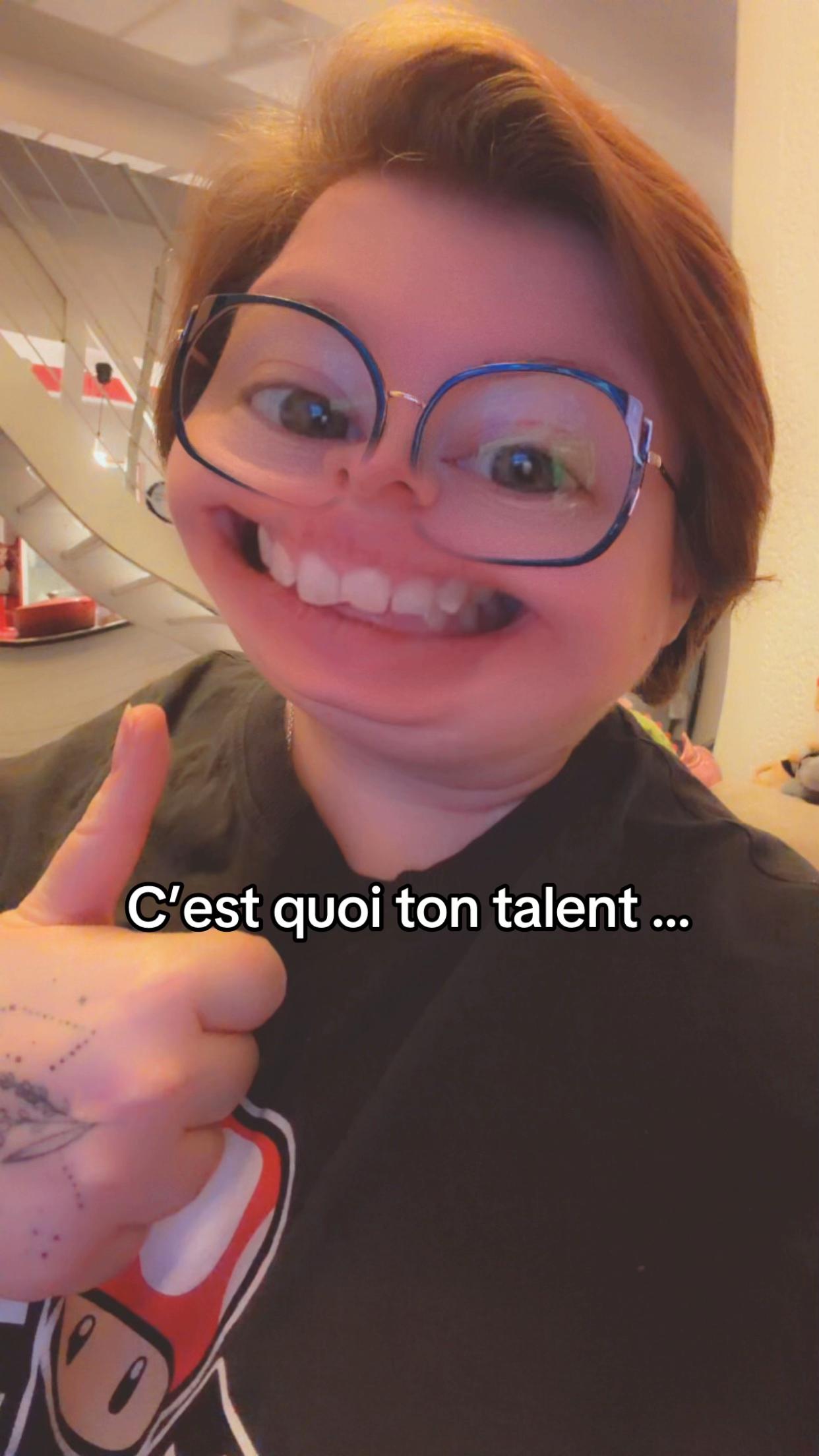 @AdeLigne_Artiste
