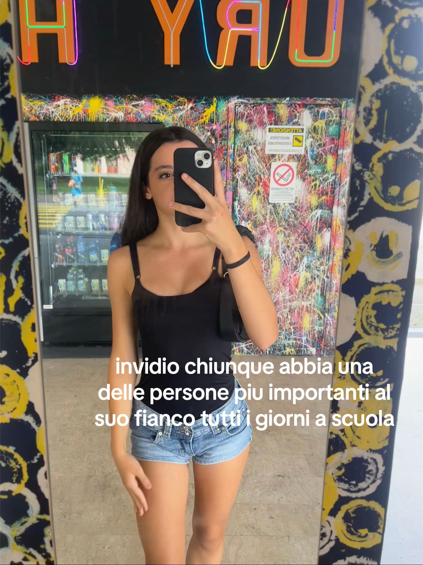 @𝓰𝓲𝓾𝓰𝓲𝓾