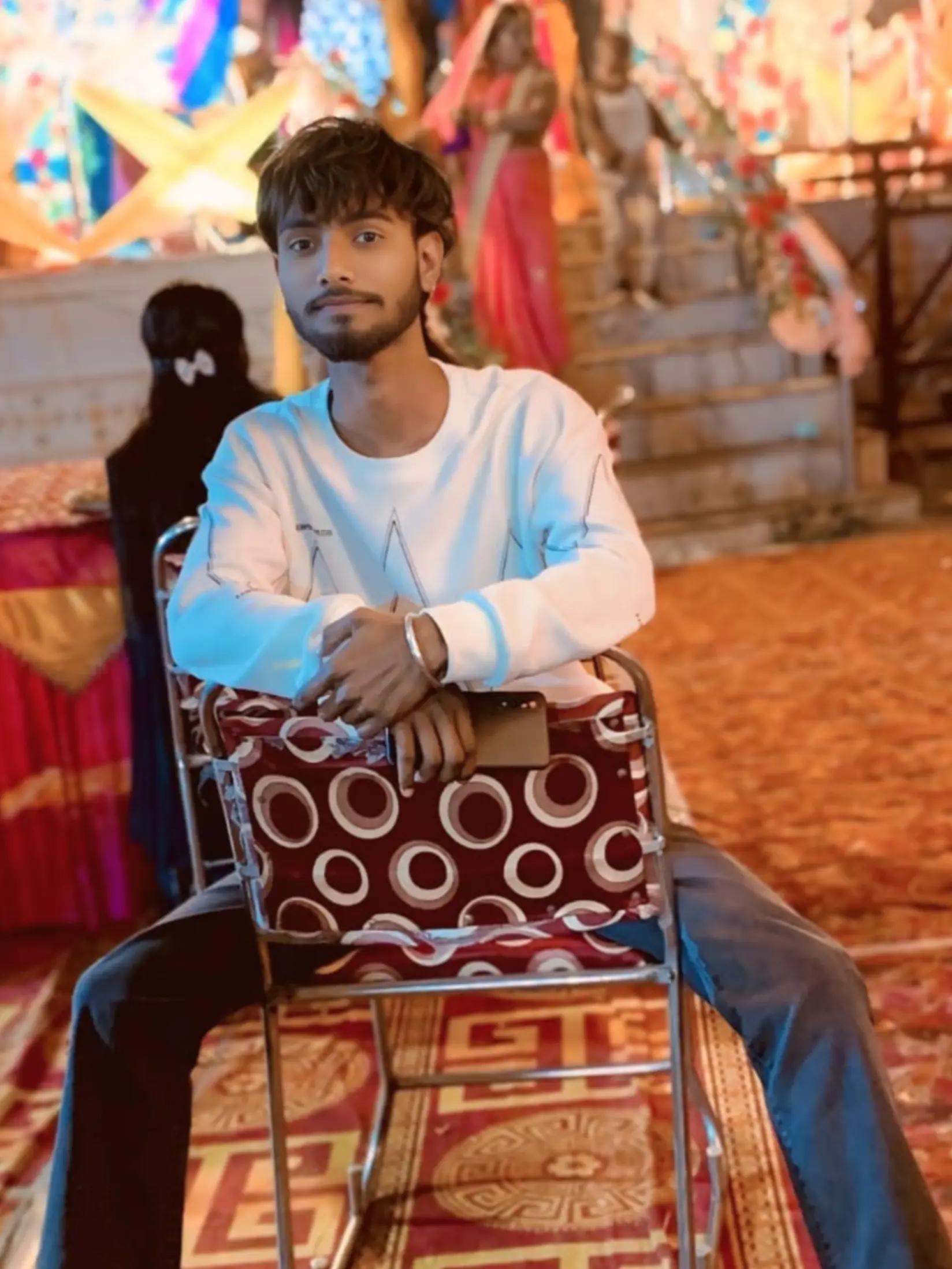 @Dipesh🧿Gupta🧿🥰
