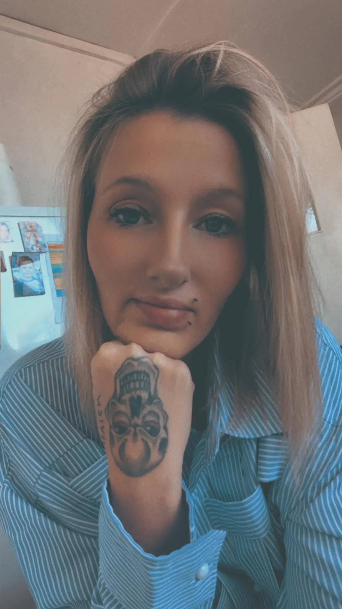@🖕Laura 🖕