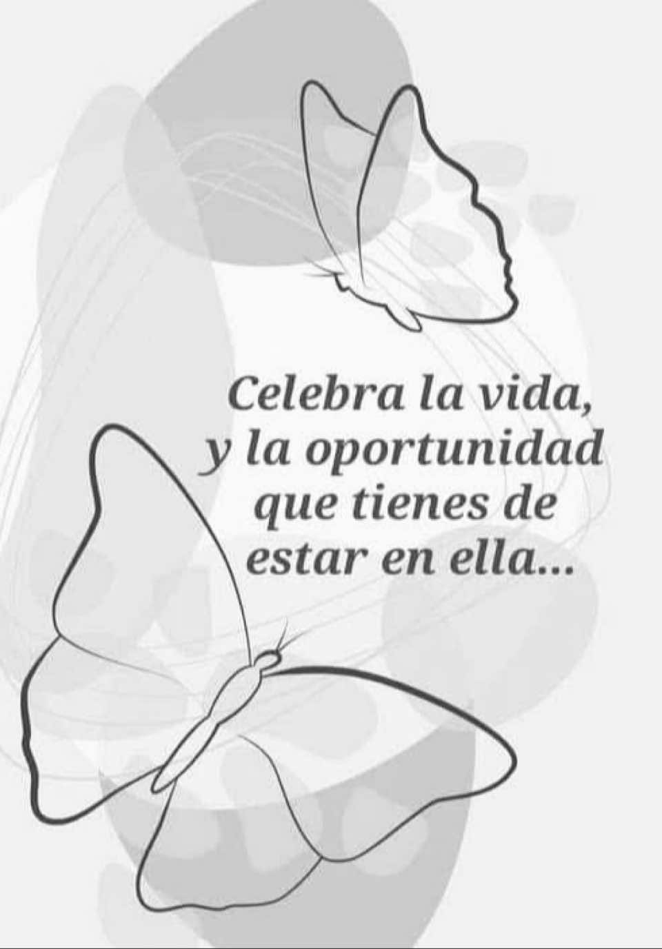 @Gloria María