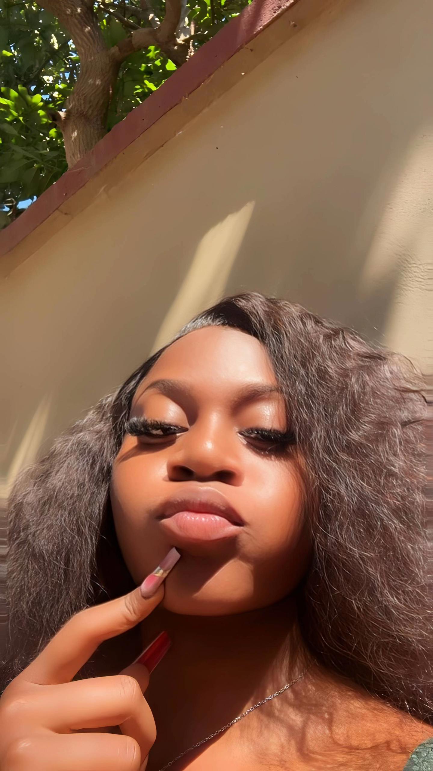 @🍍