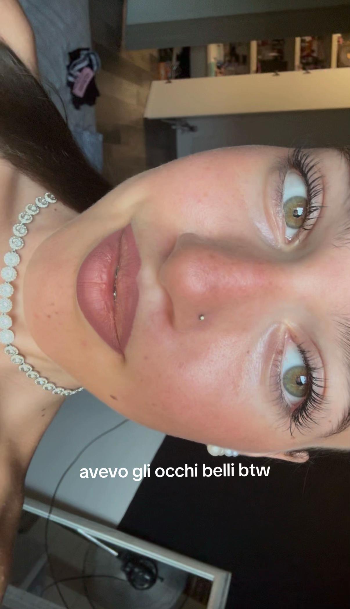 @𝟐𝟐