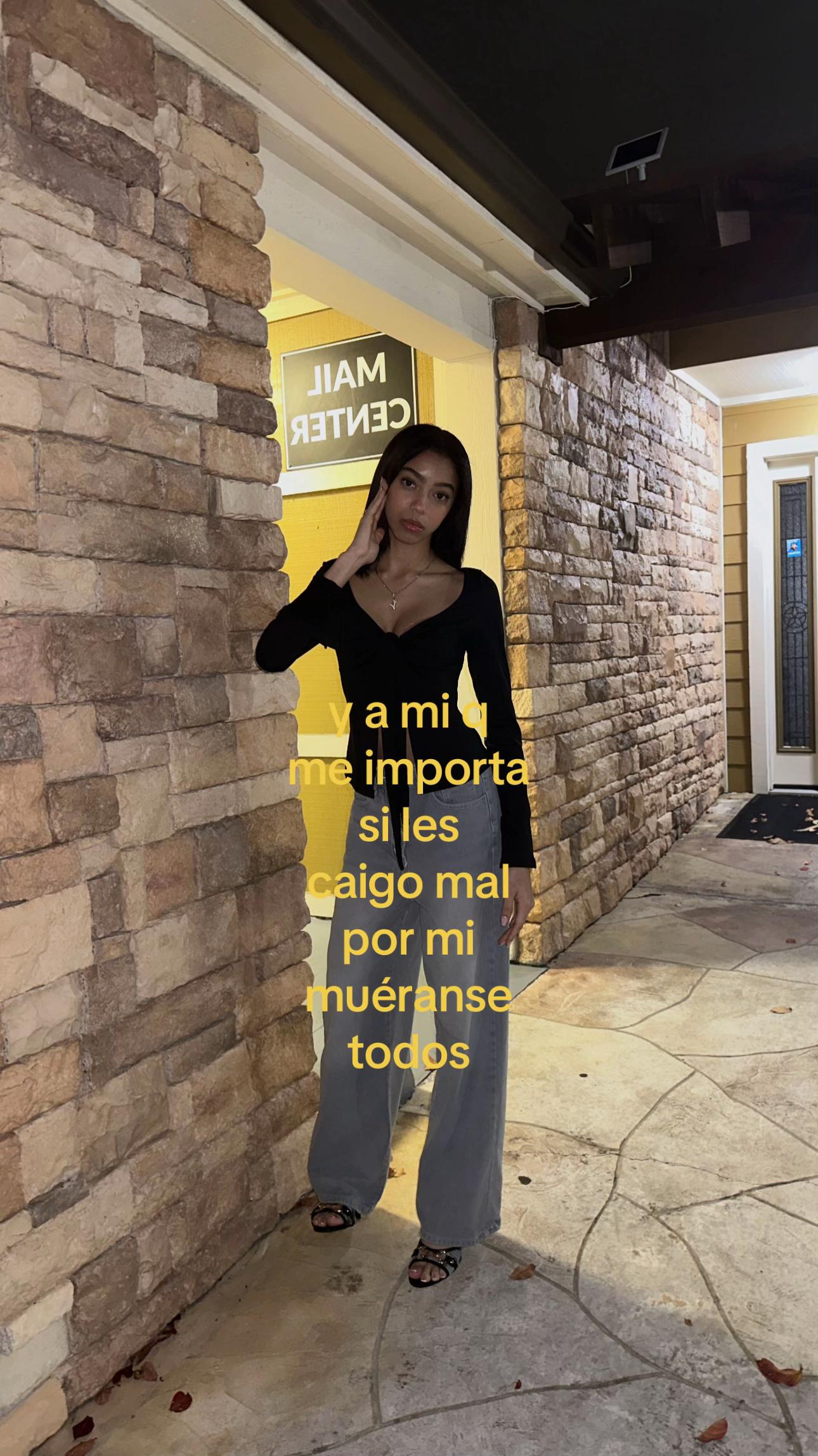 @𖤐