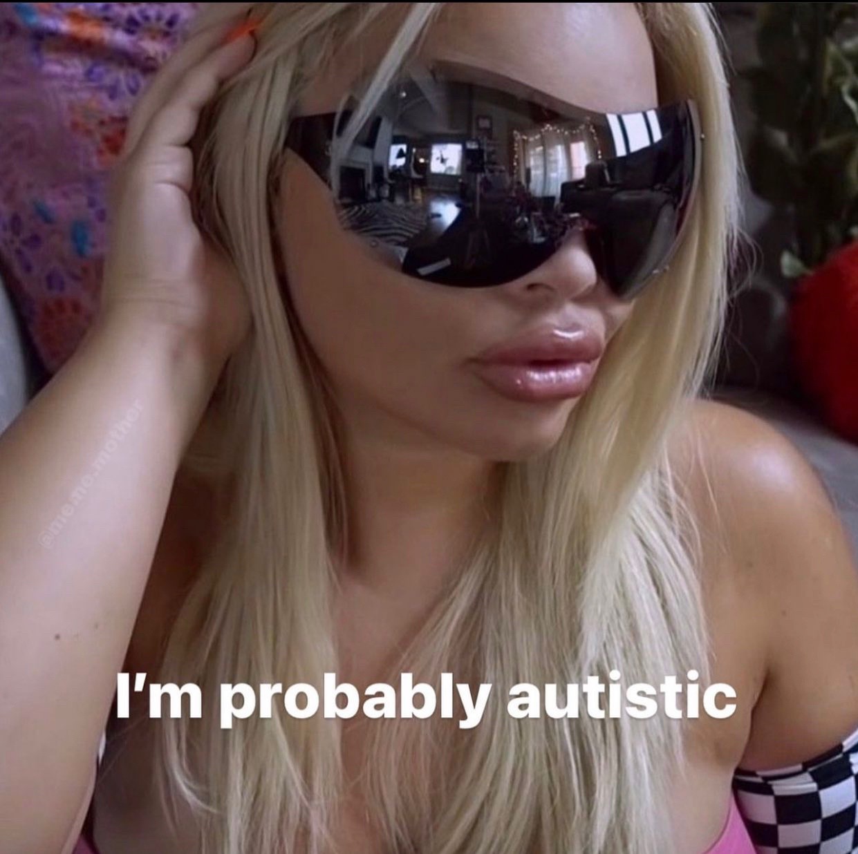 @mo