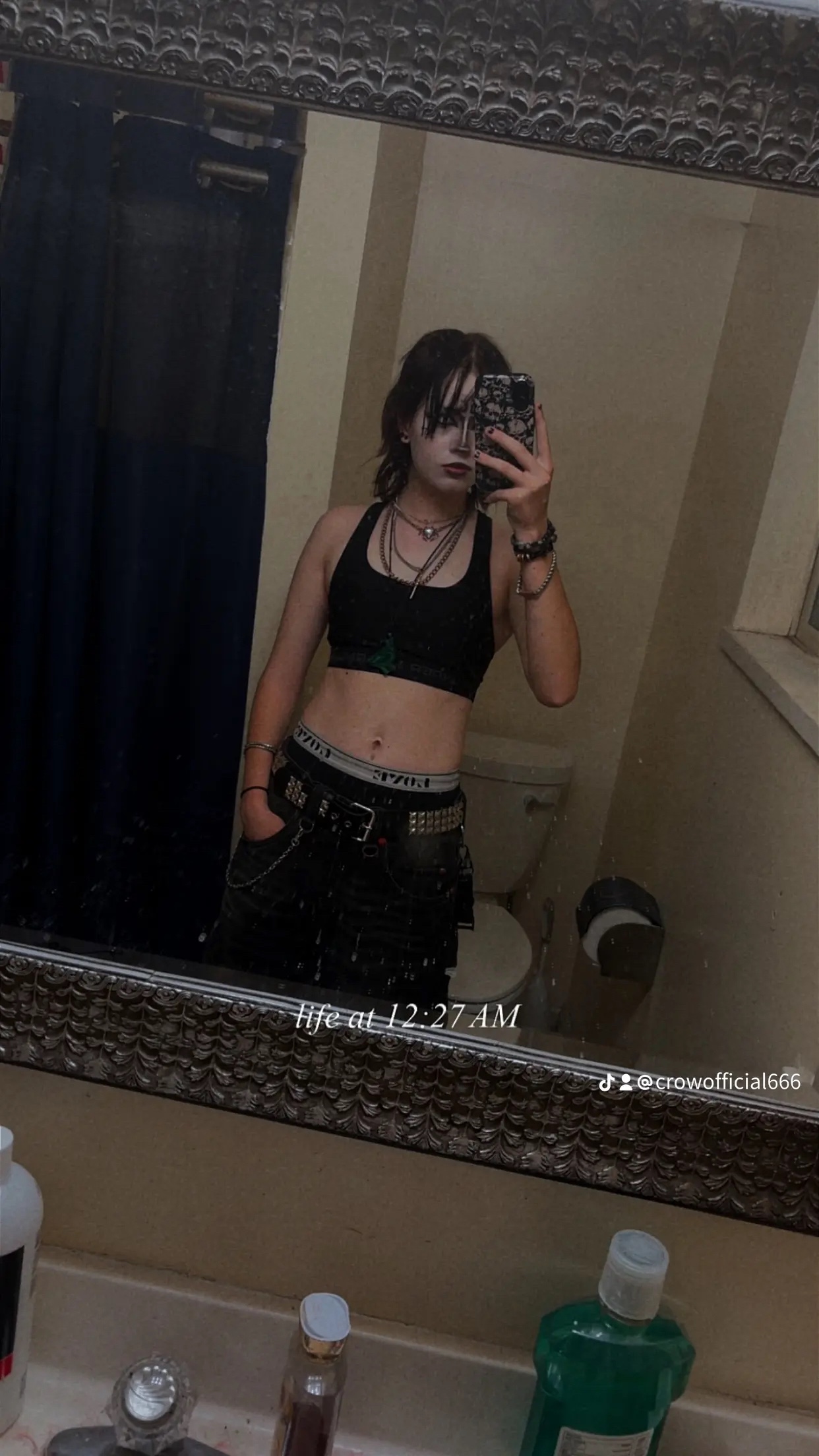 @CR0W
