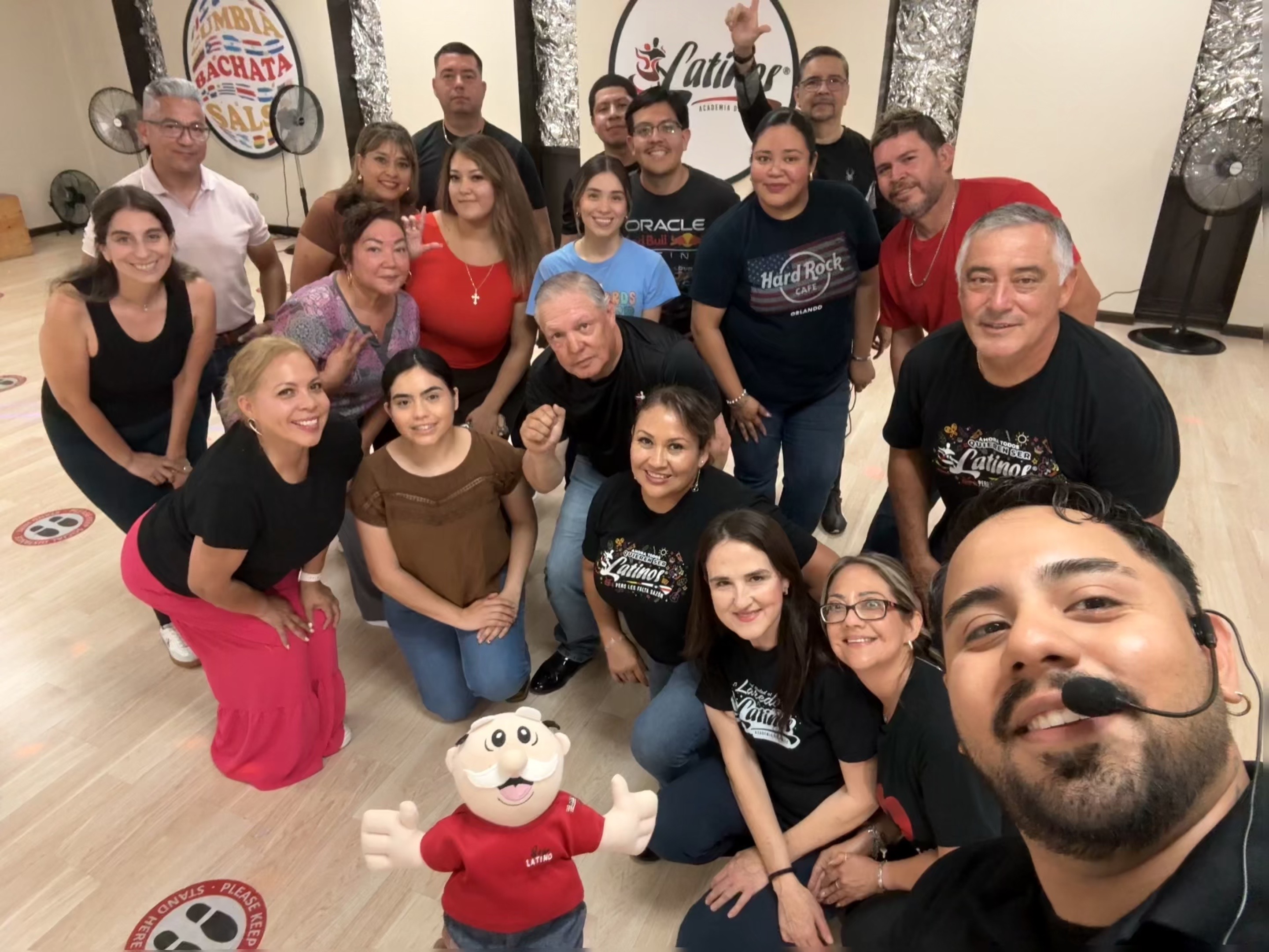 @Latinos Academia de Baile