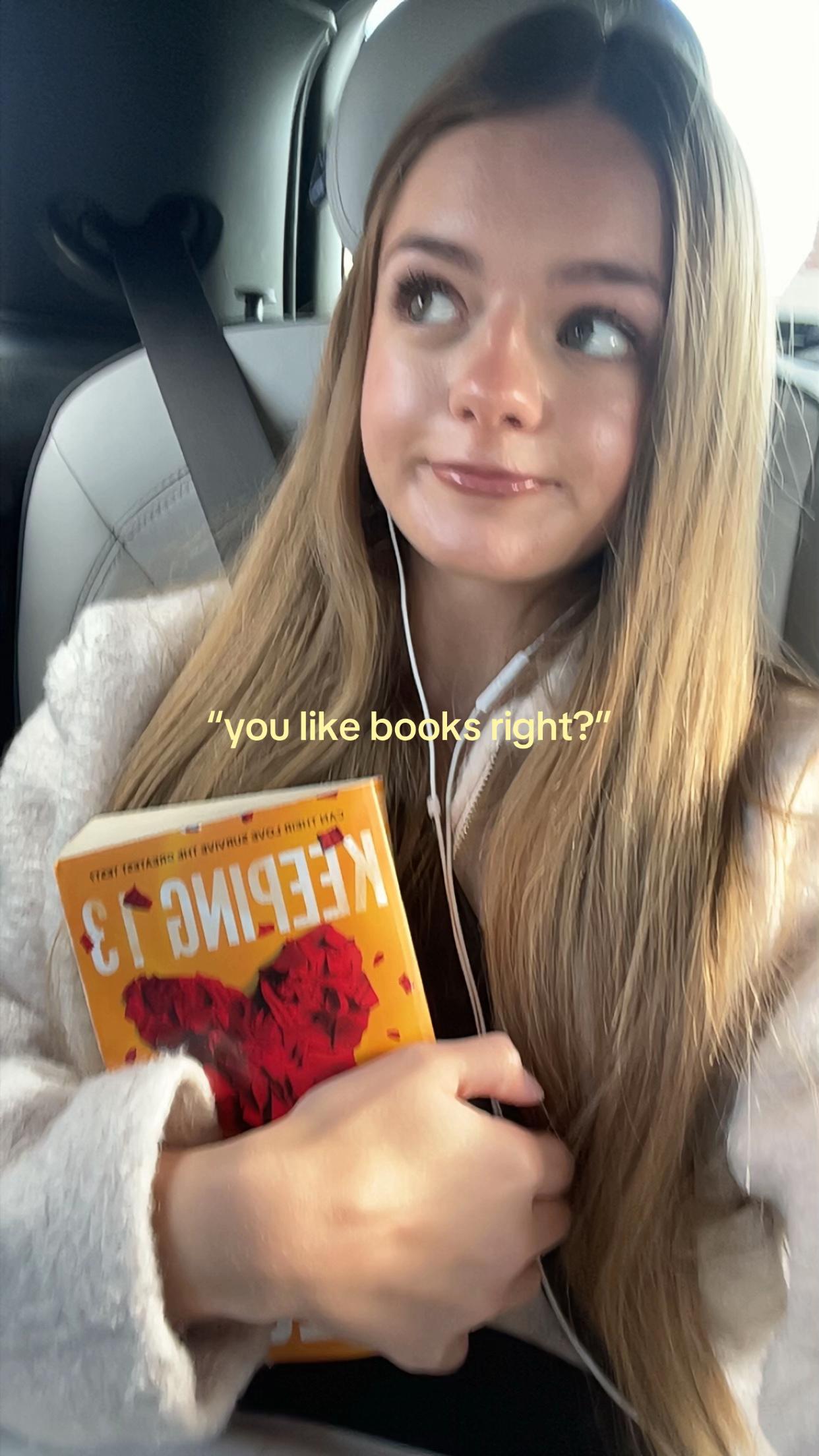 @darcy (like the river) ❤️📚💛