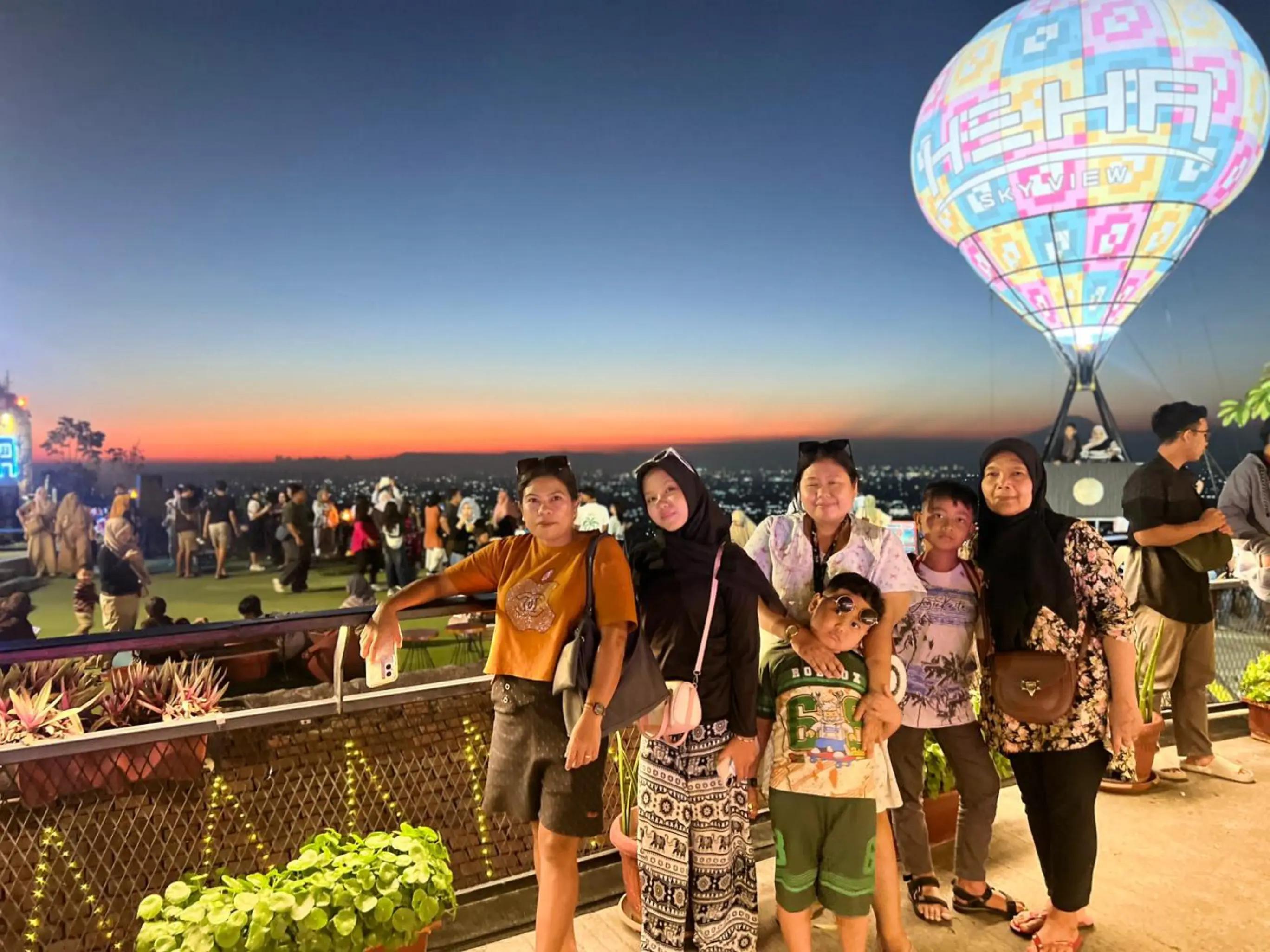 @nadhira tour travel jogja