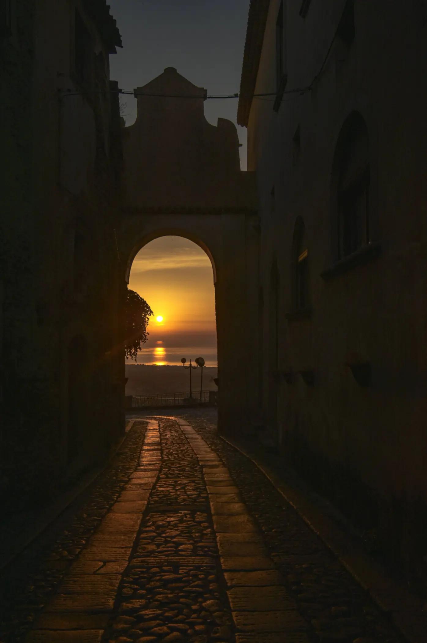@Cesario, Food & Travel Creator