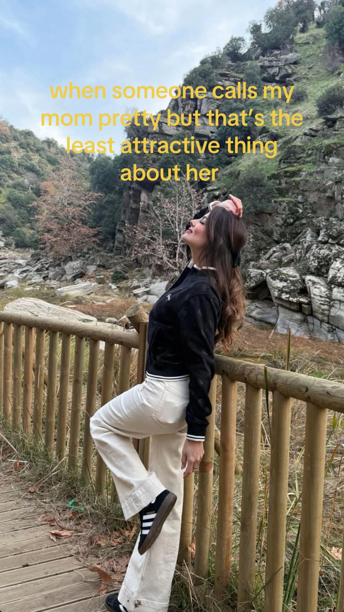@elisaa