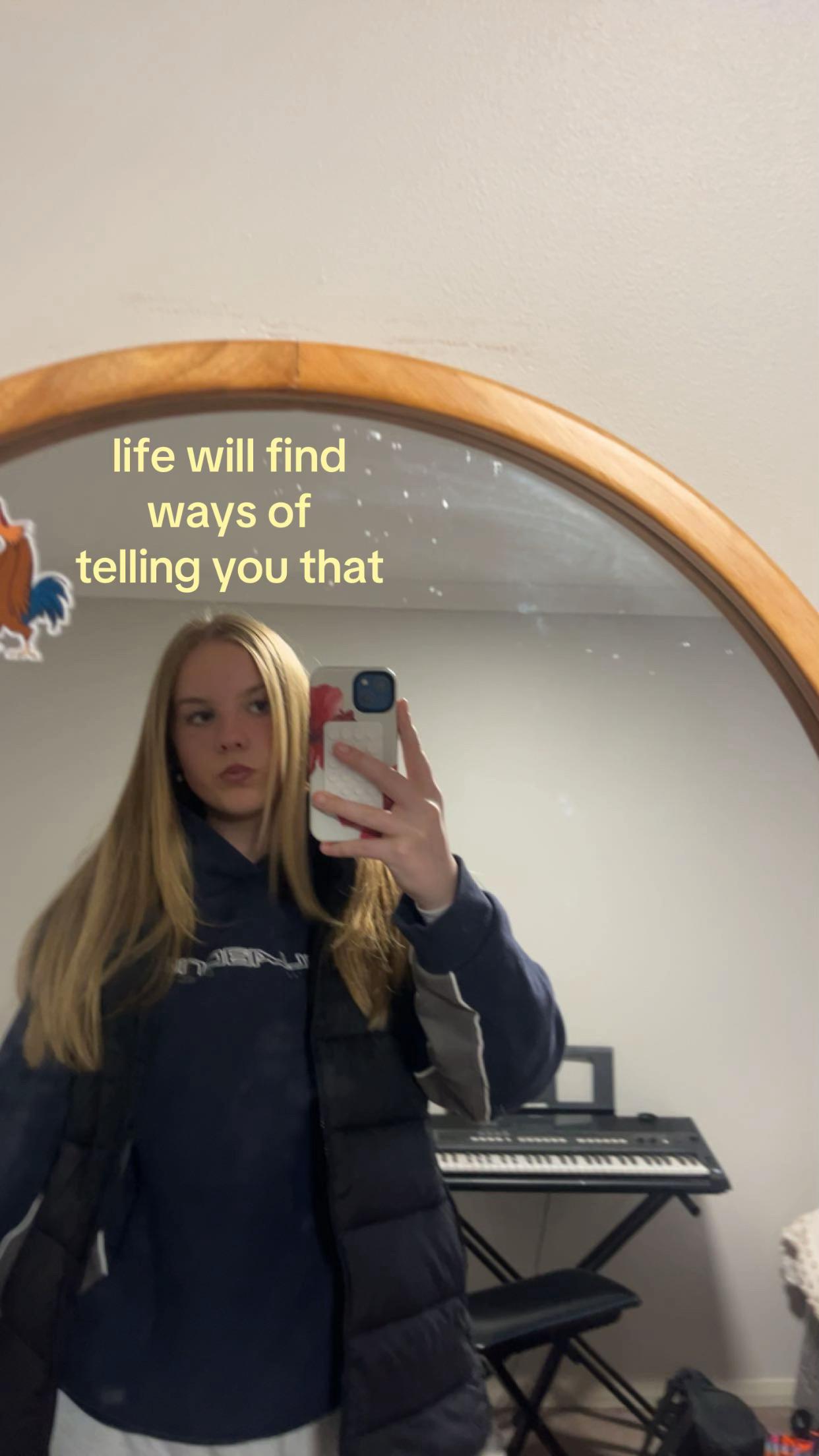 @chloe