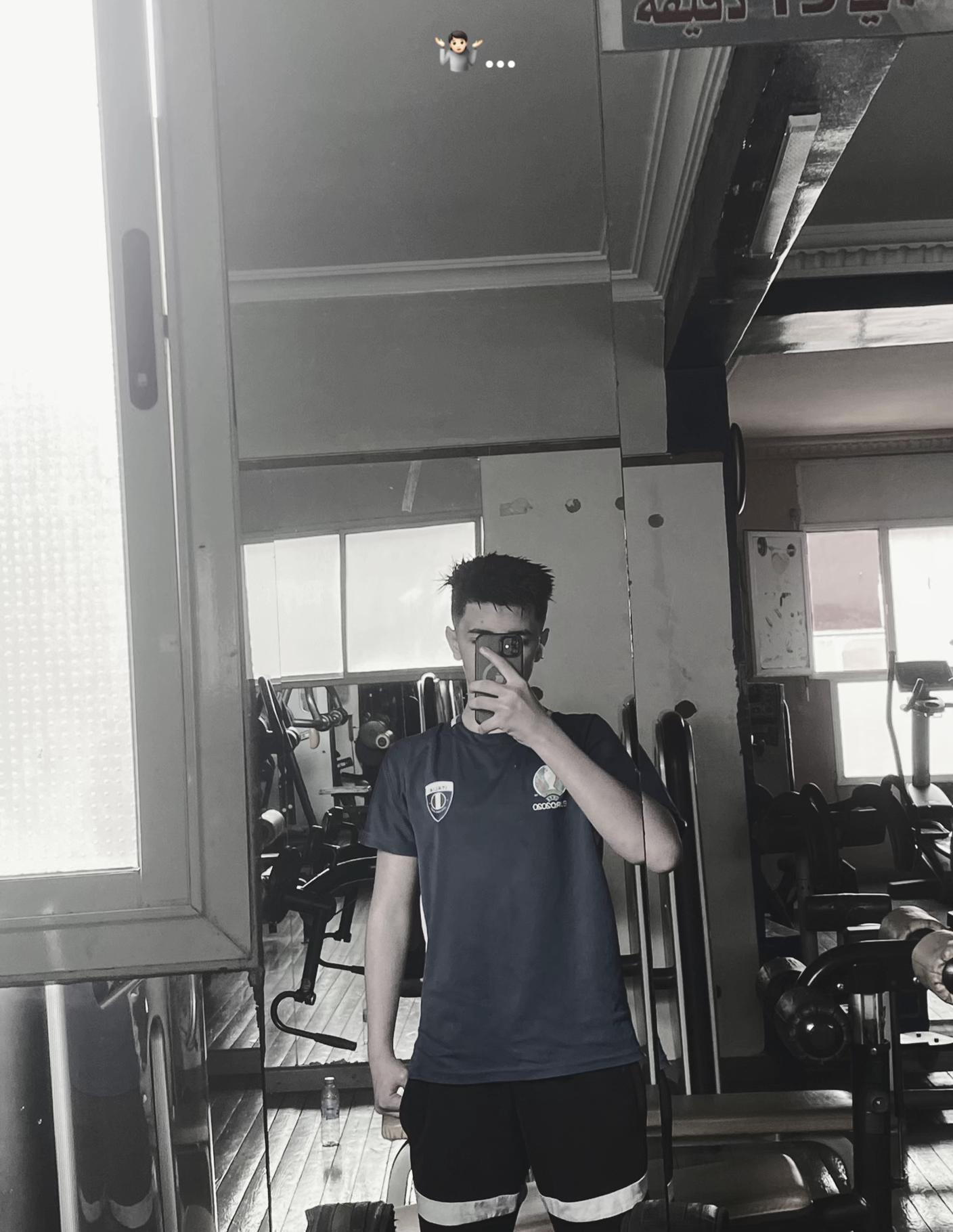 @🦅
