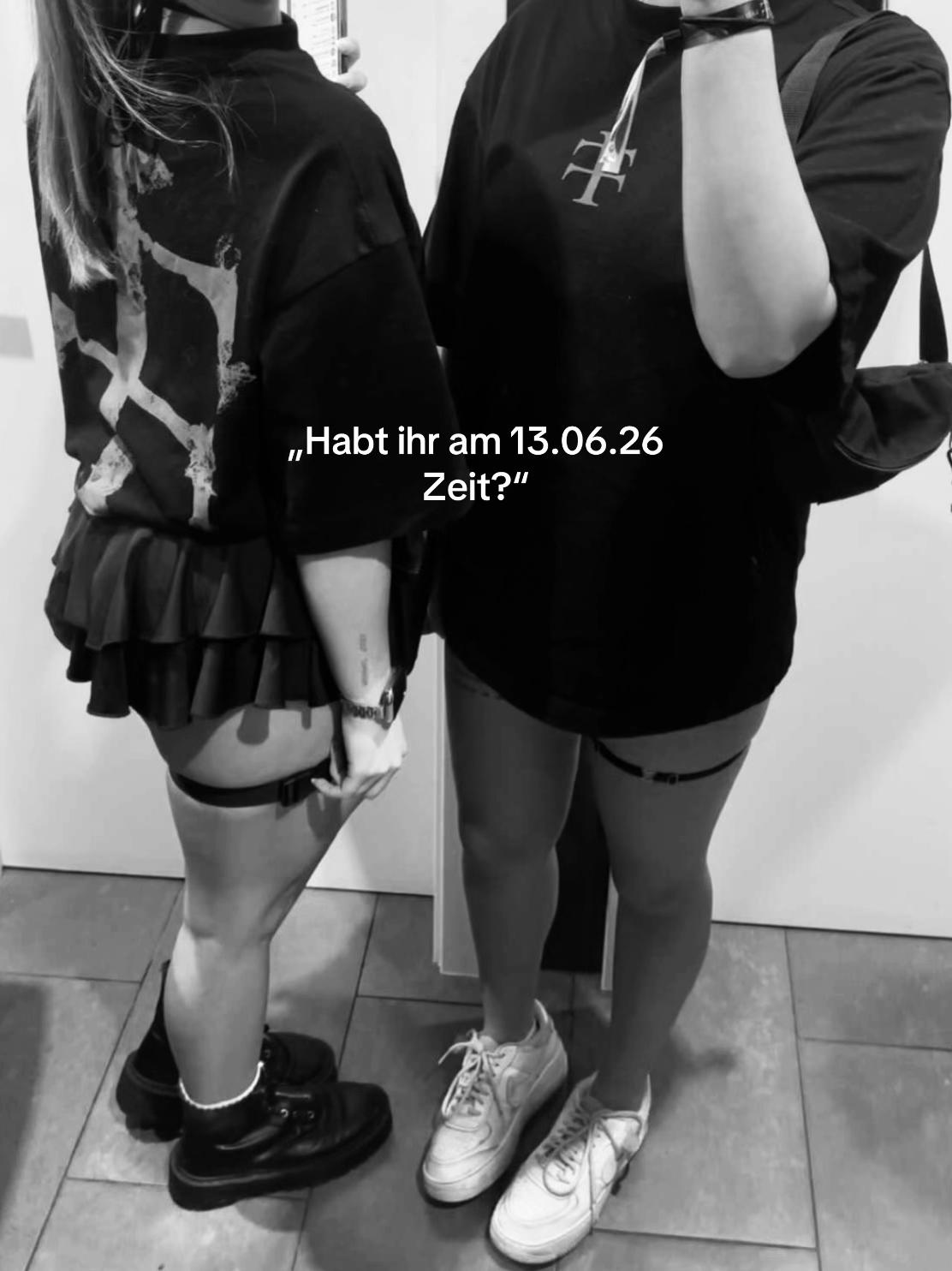 @Lara & Lea🖤