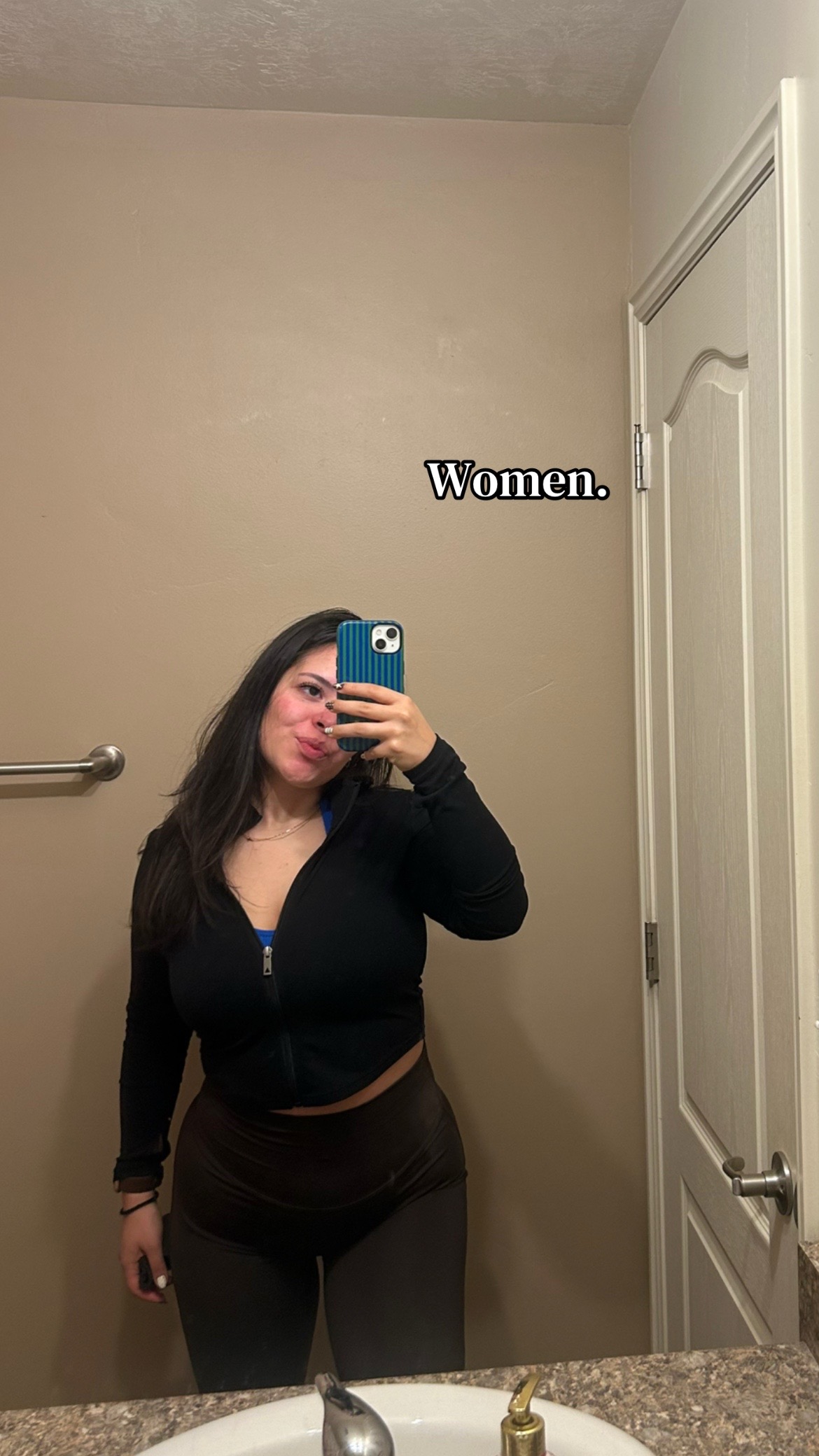 @🦦