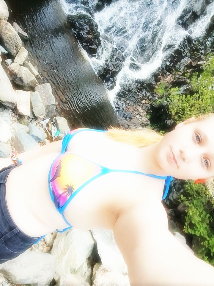 @Kayley😘🖕😘