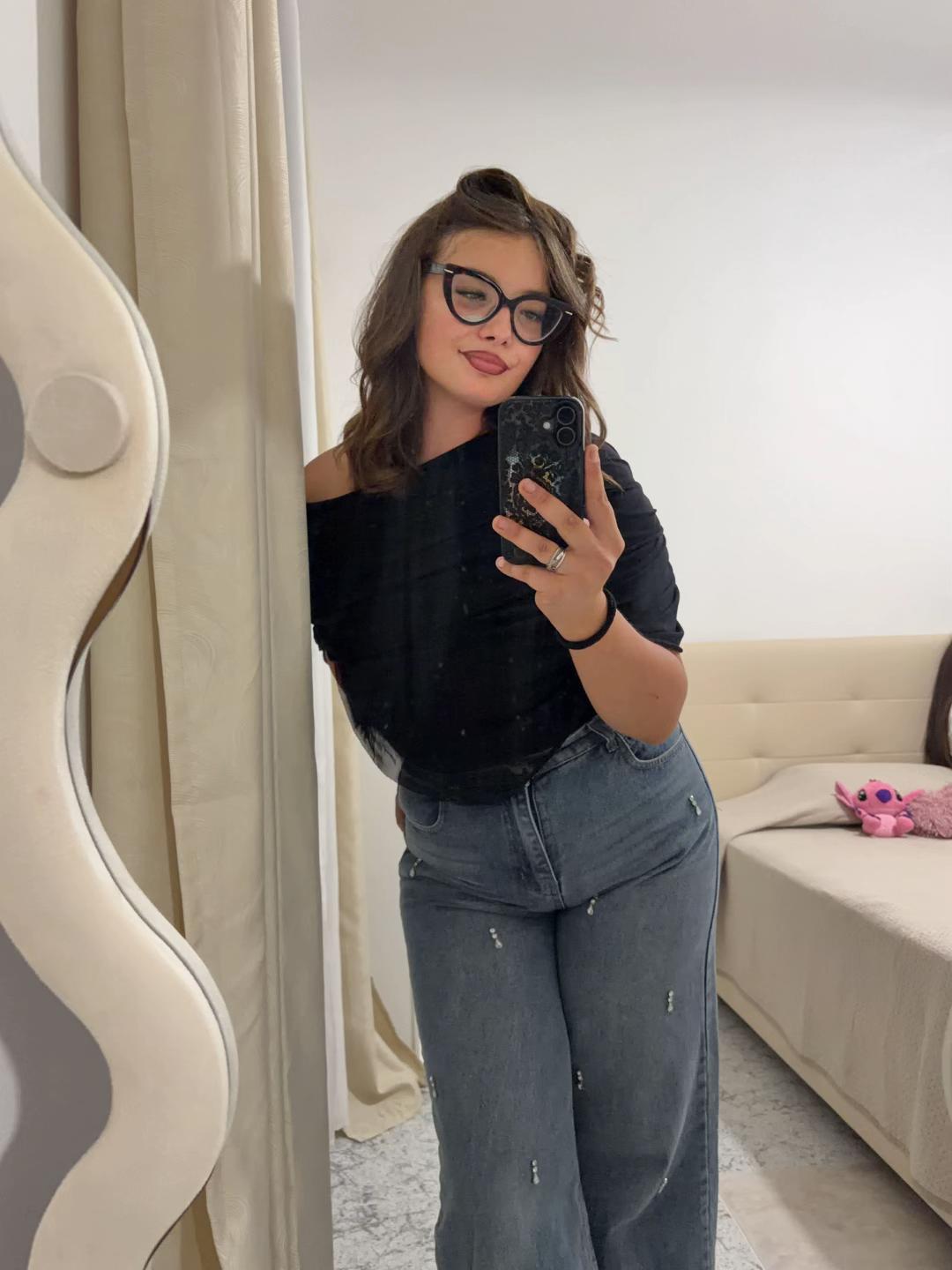 @😇