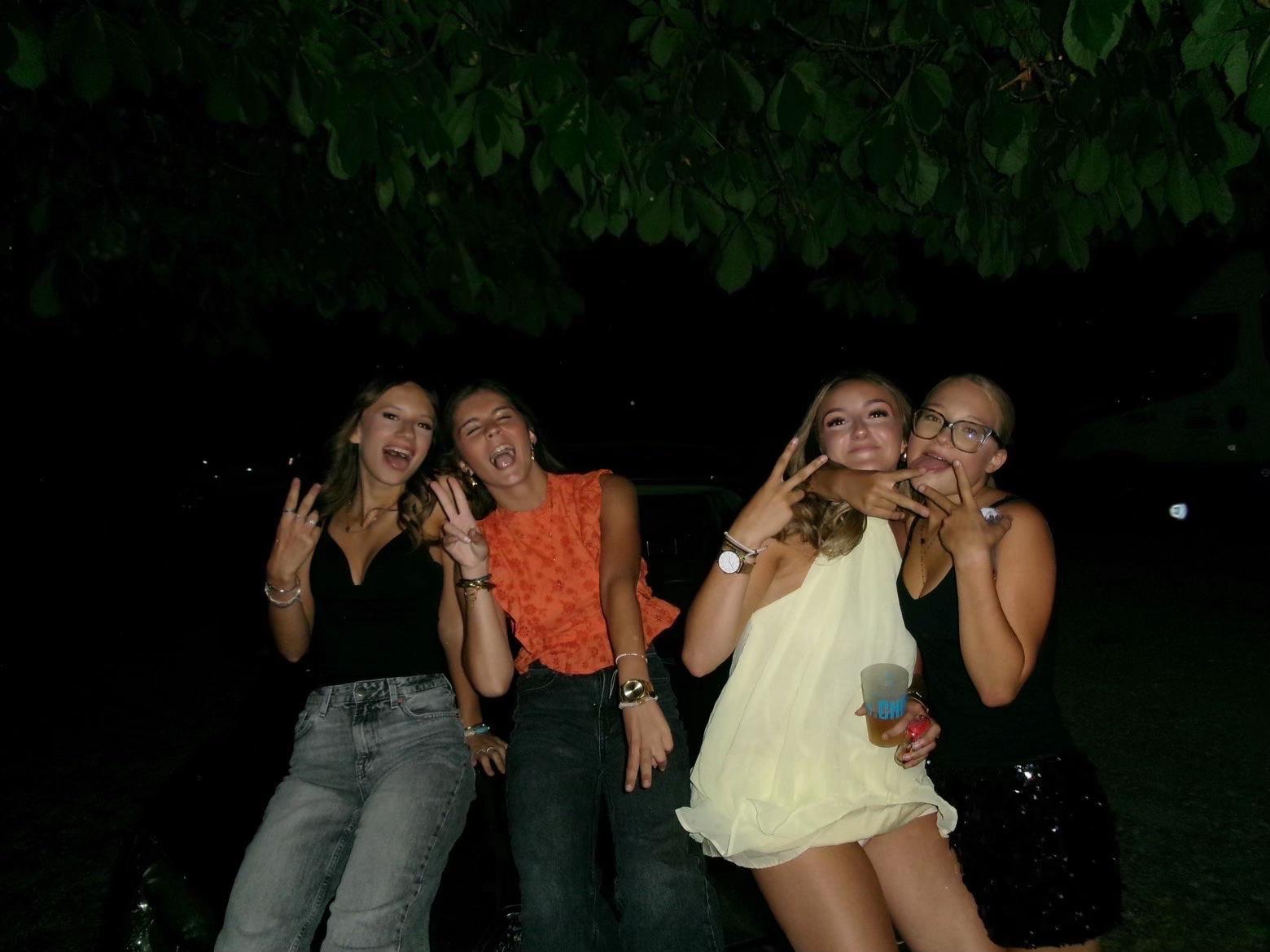 @𝐂.𝐚𝐦𝐢𝐥𝐥e🥂