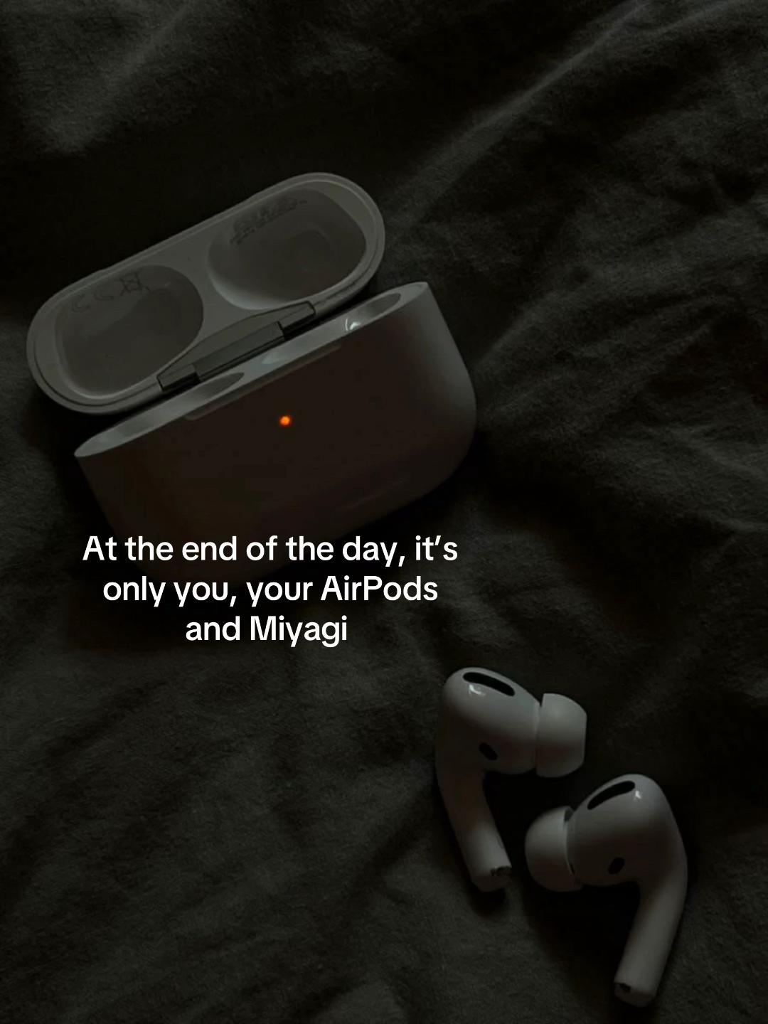 @🎧