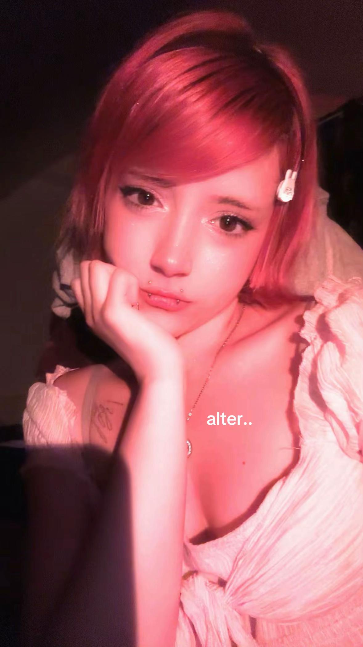 @ᑕᕼᗩᖇᖇ ✩°