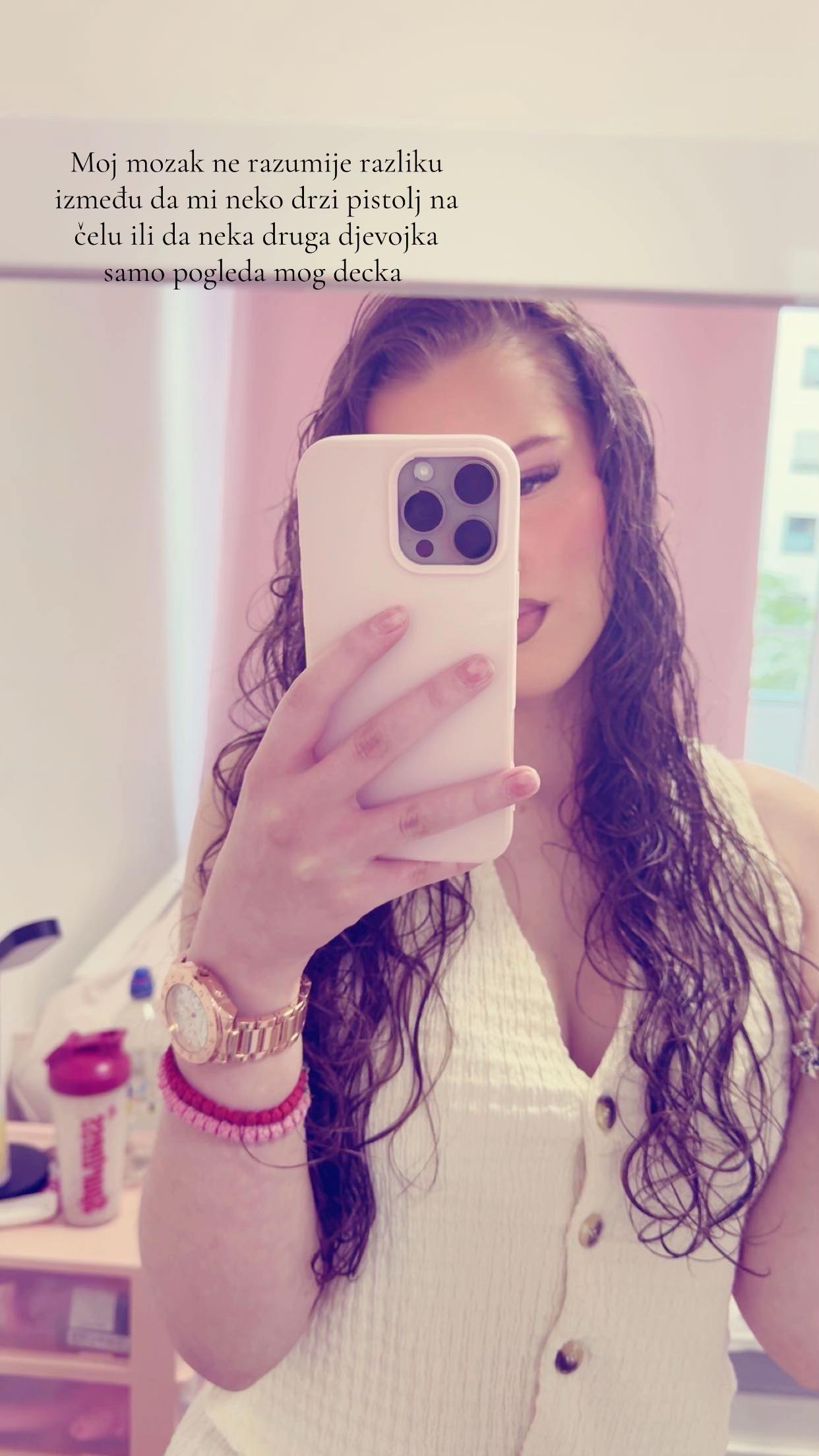 @𝒮𝒶𝓃𝒹𝓇𝒶