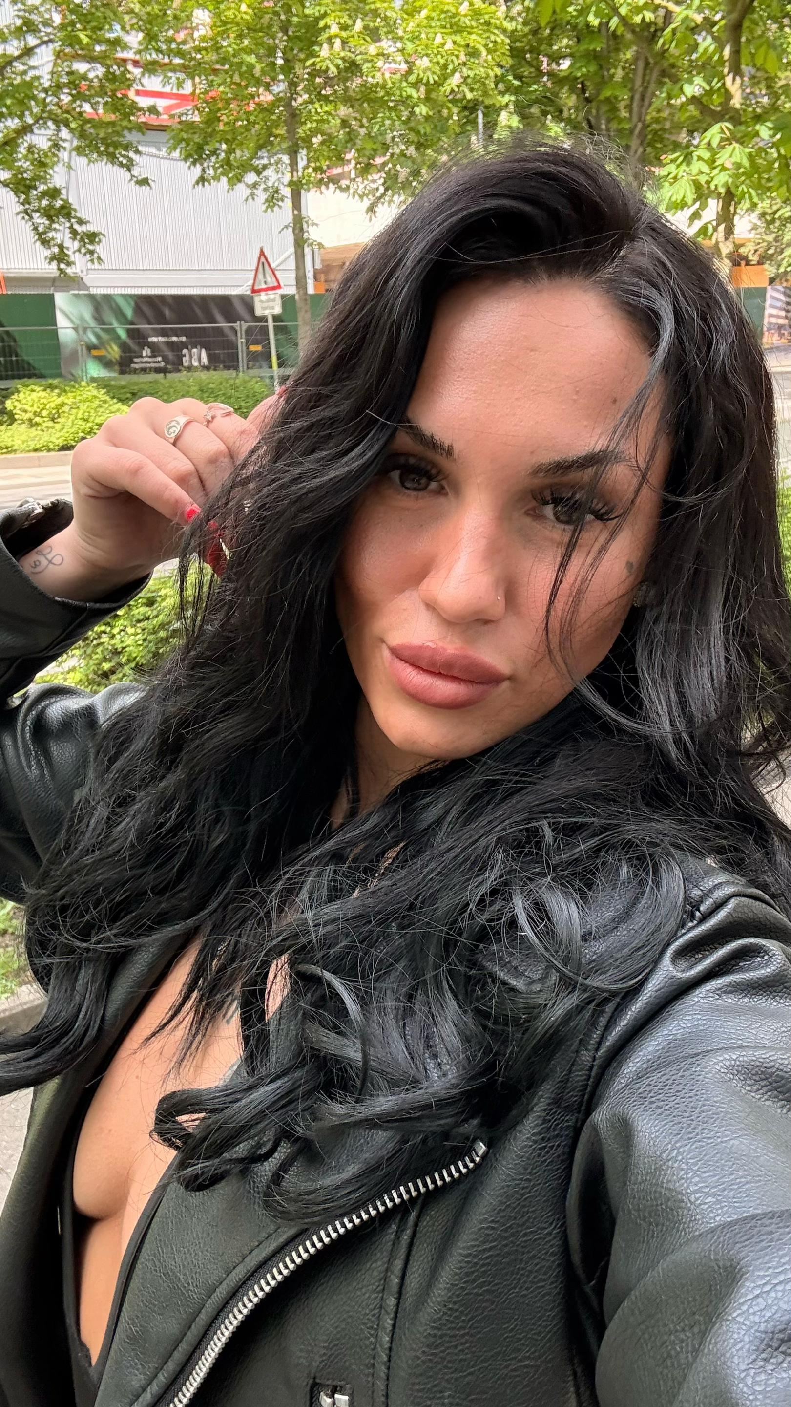 @SOPHIA🥥🌺✨🫧