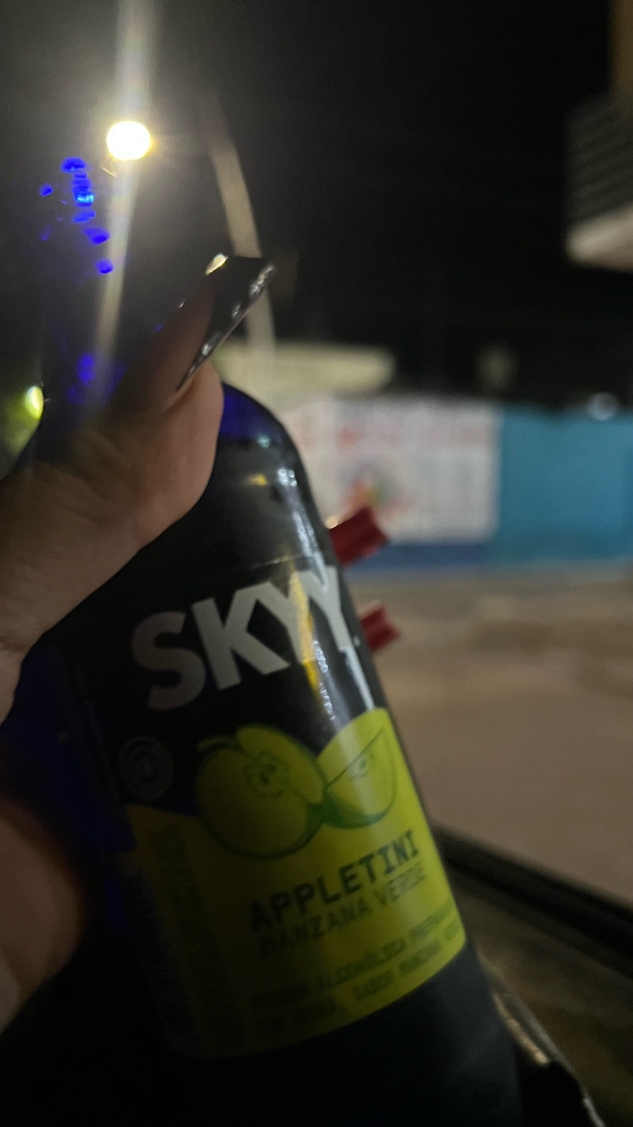 @￴￴