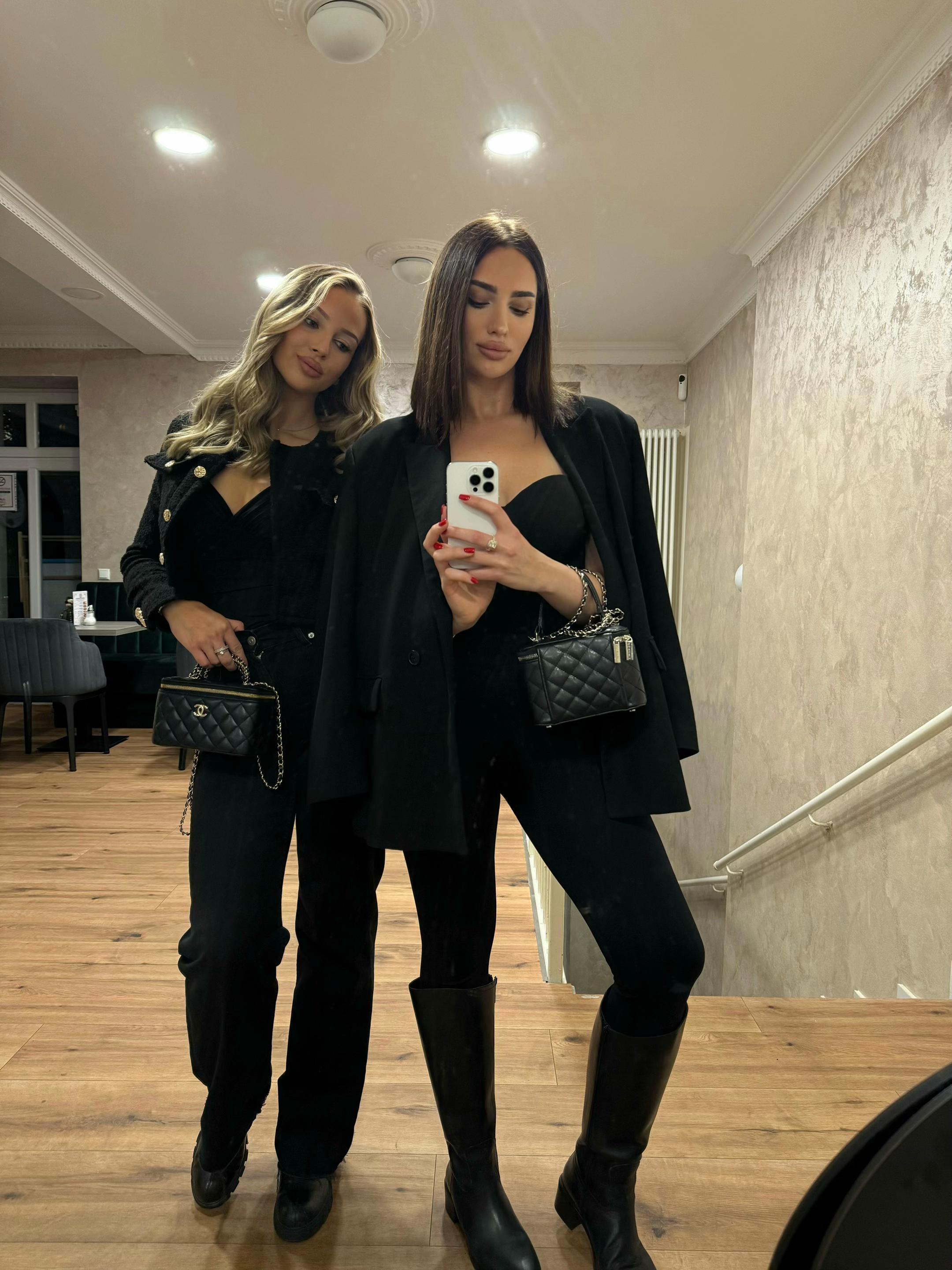 @Alina Ruslanovna