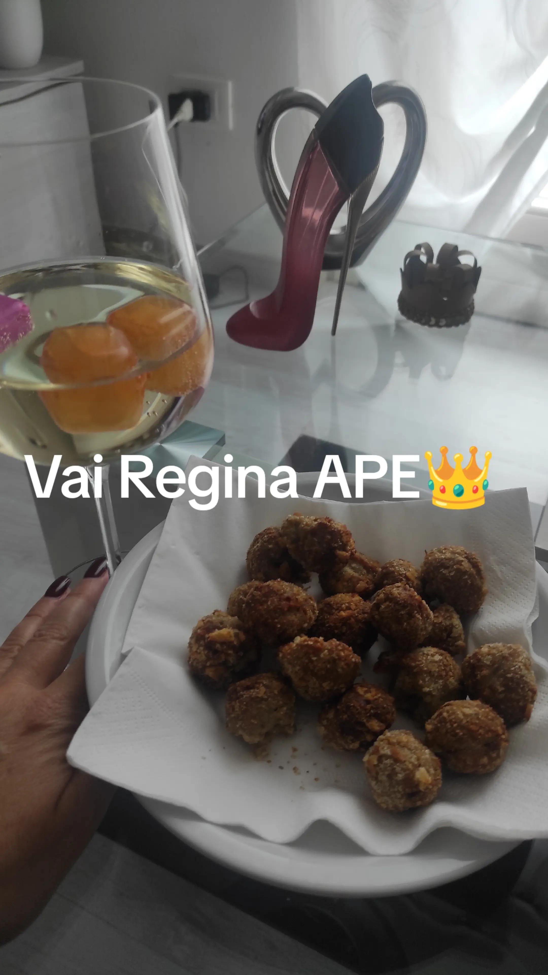 @SIMONA la regina 💋👑