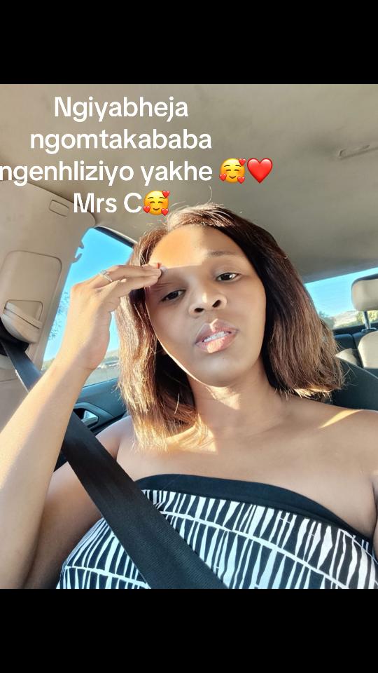 @QhawekazikaNdlondlo