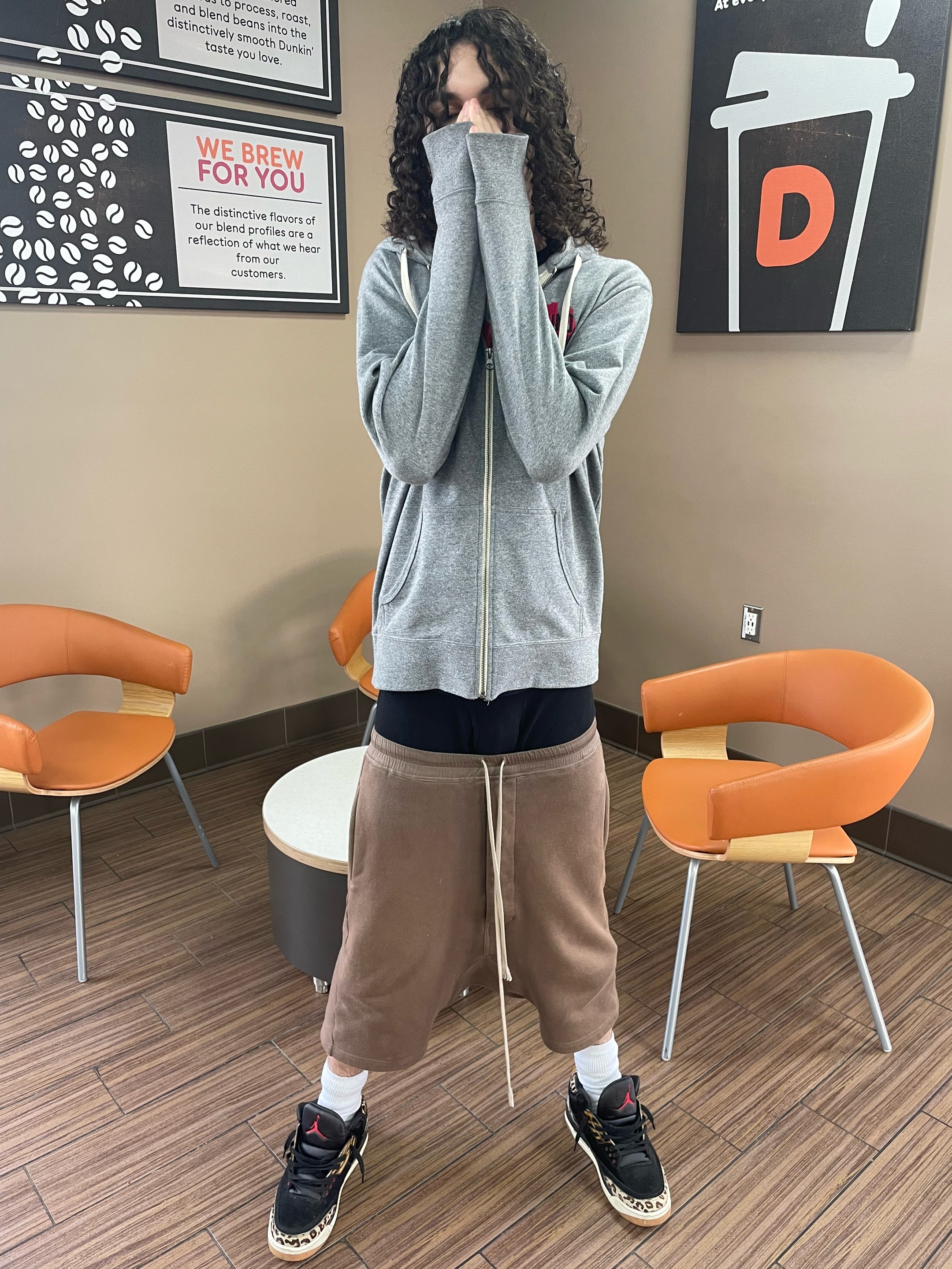 @Thraxr