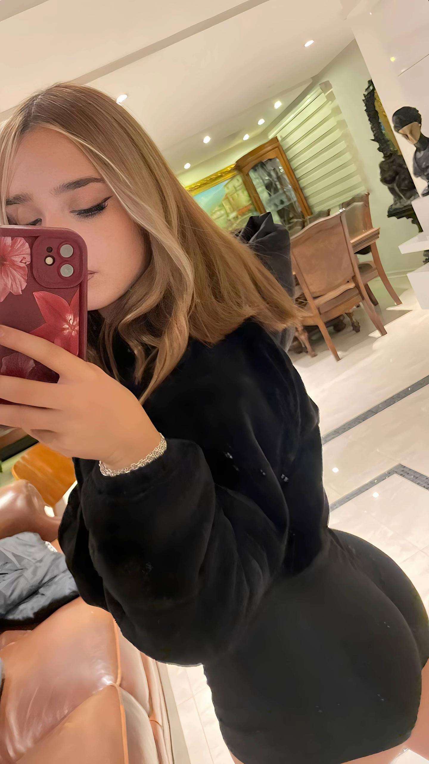 @77renatta