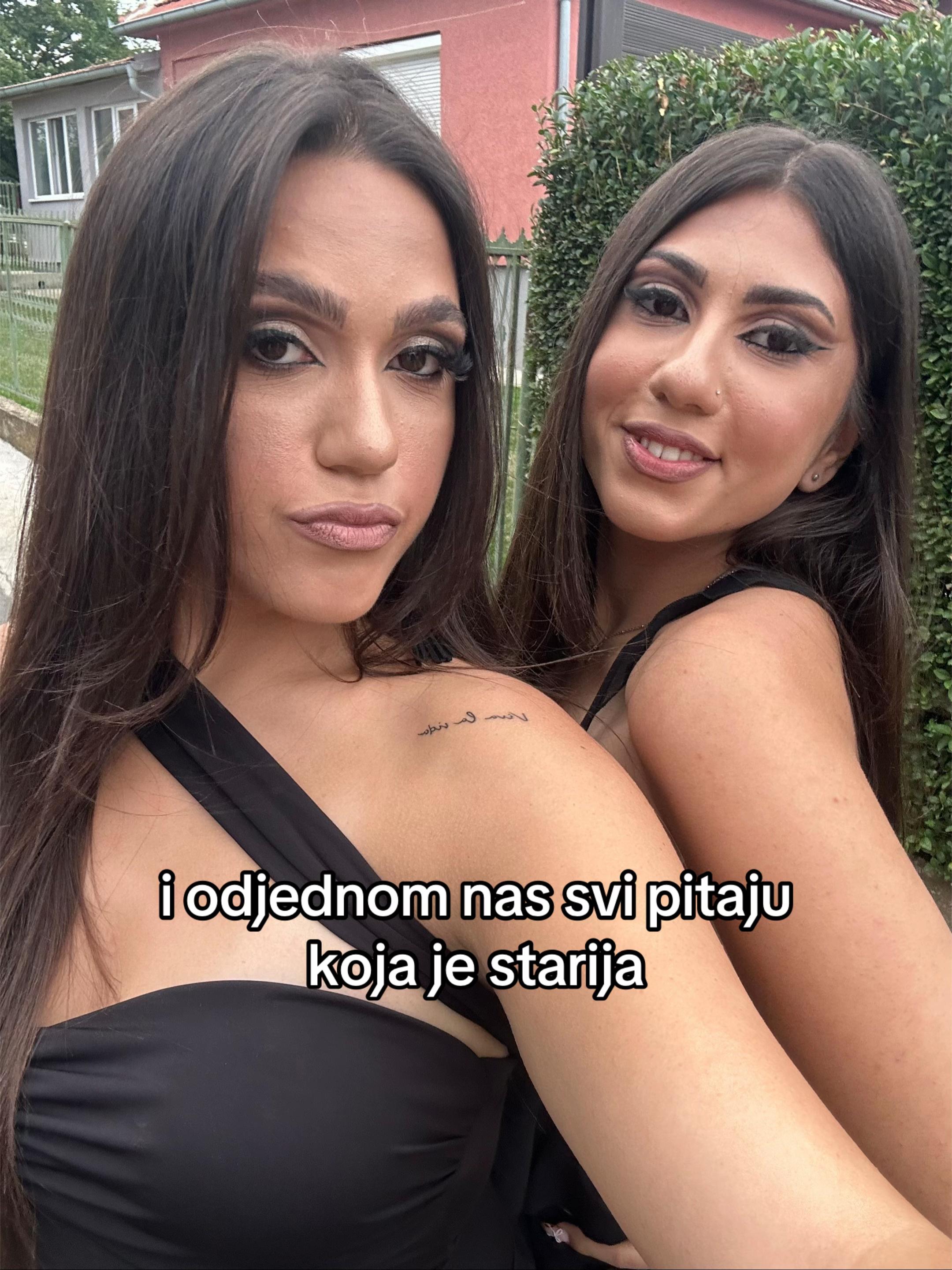 @𝔍