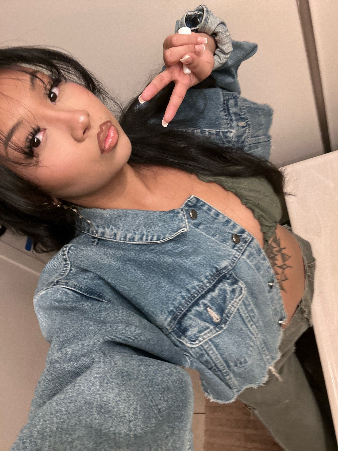 @kat 🖤