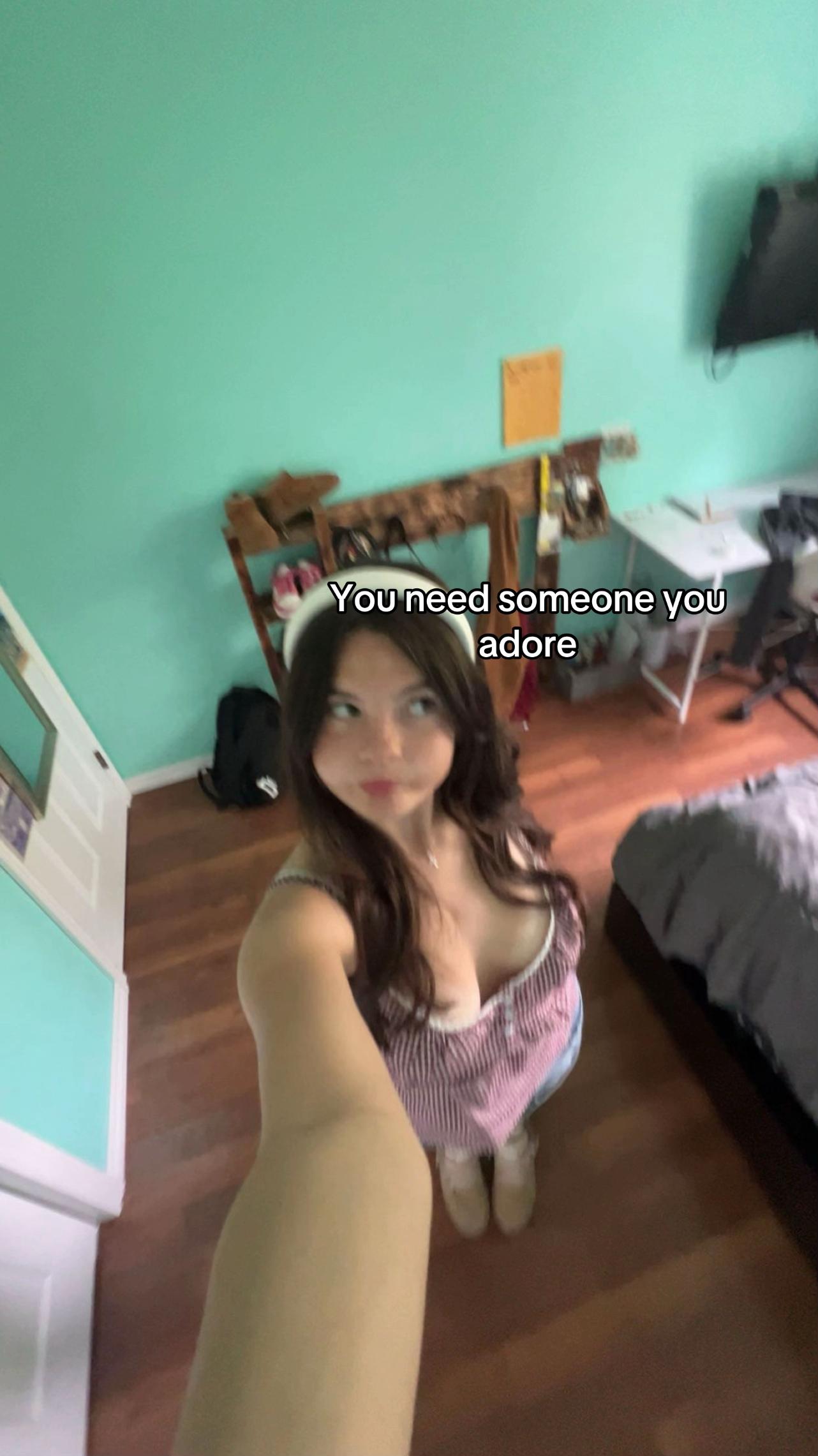 @Carleyoutfitts