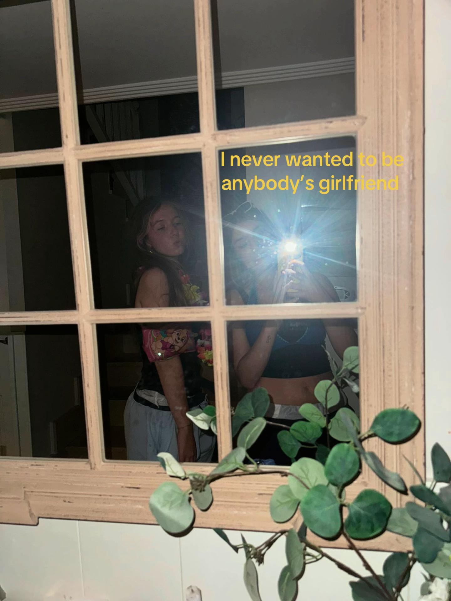 @Aitana