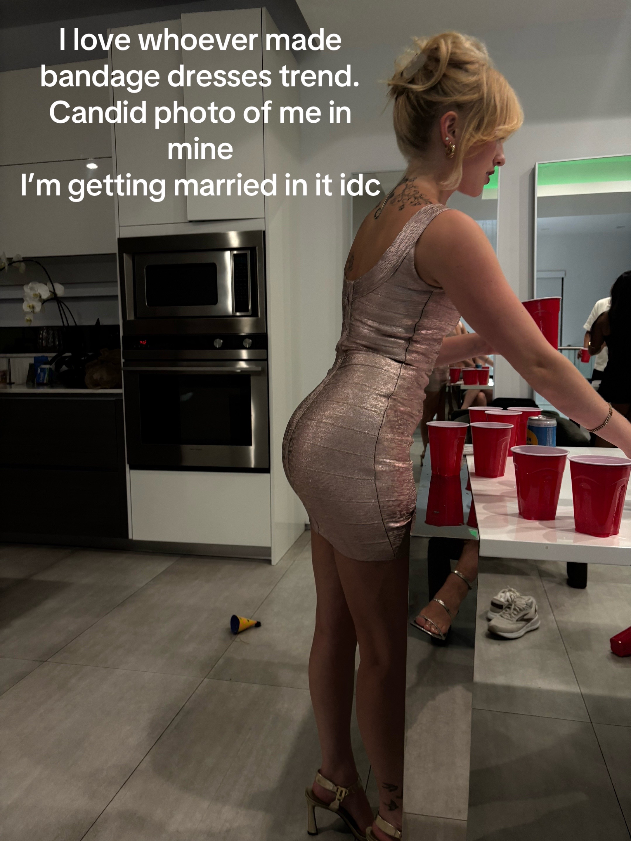 @🐝