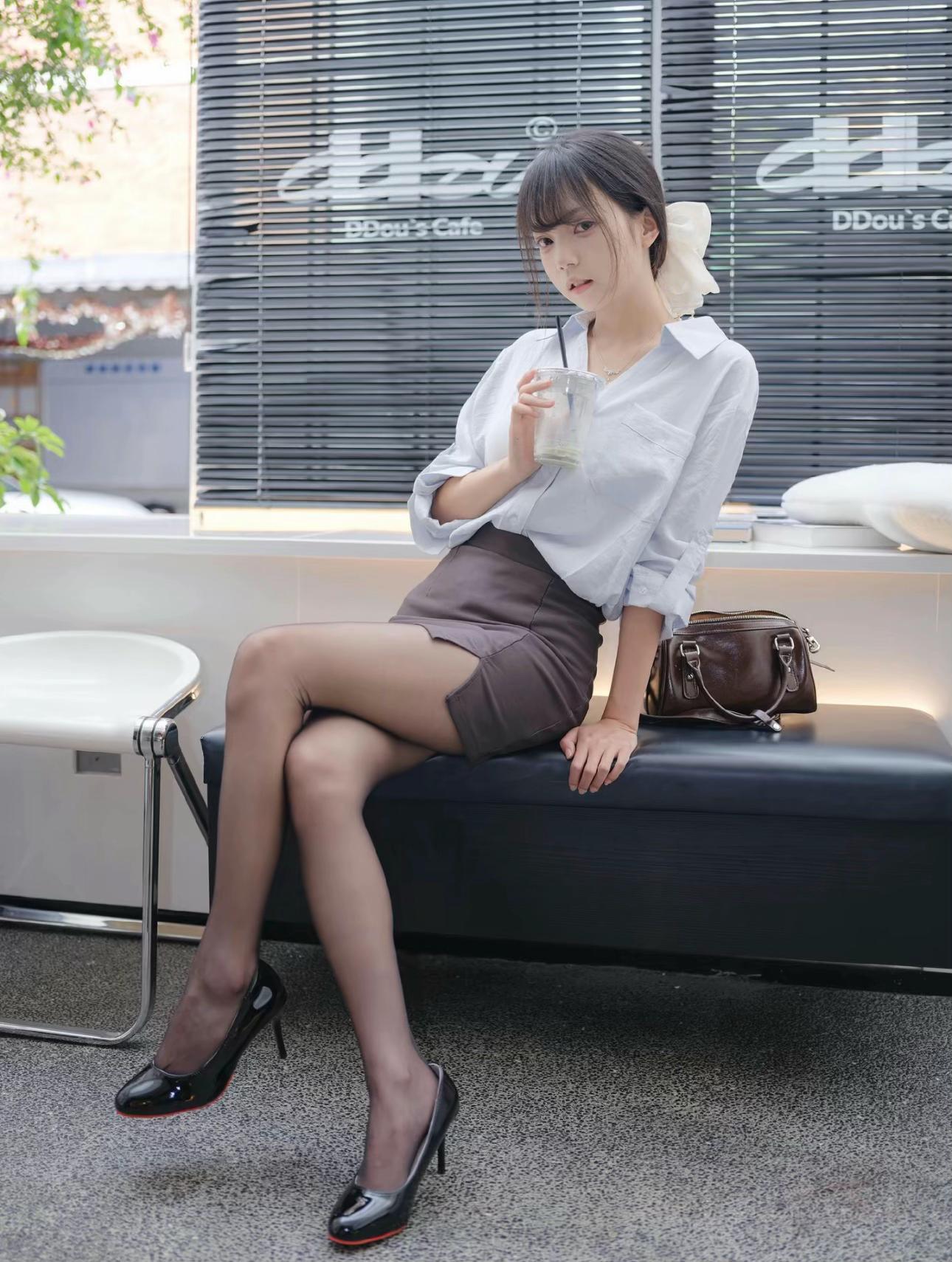 @愛吃羊肉的貪吃羊🐑