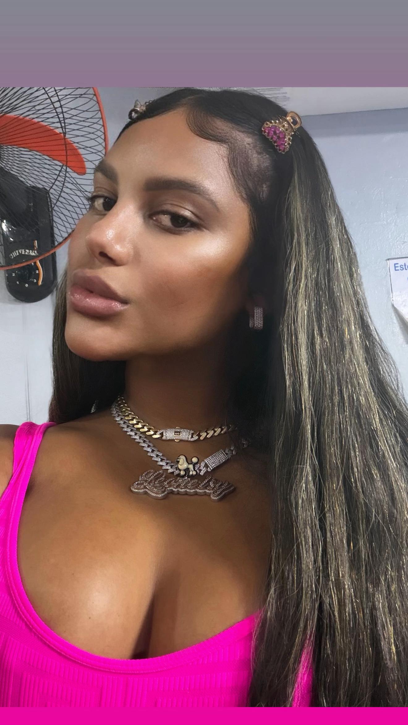 @La_negrota_abreu