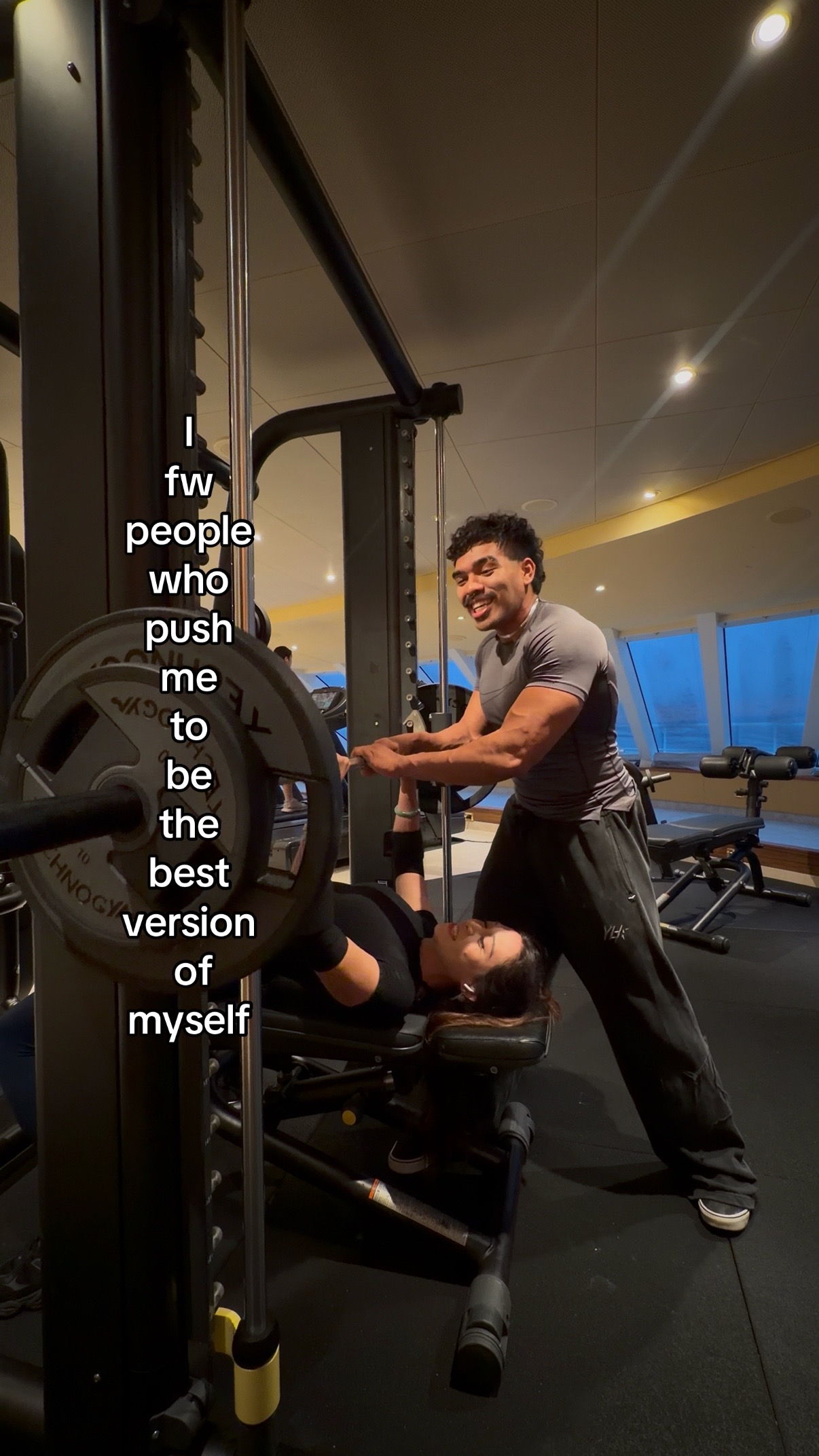 @danigoingsfit 𒉭