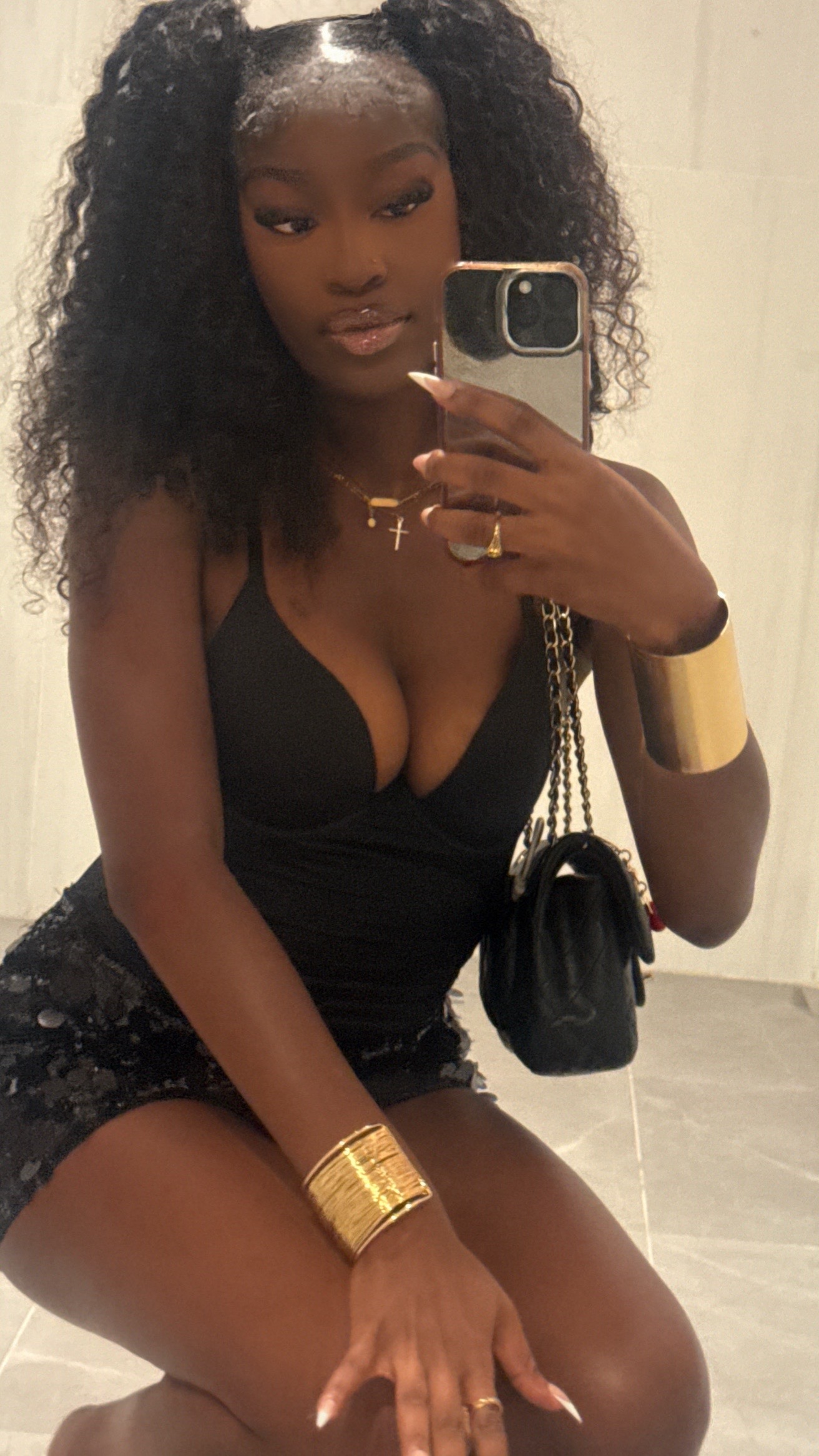 @VENESSA