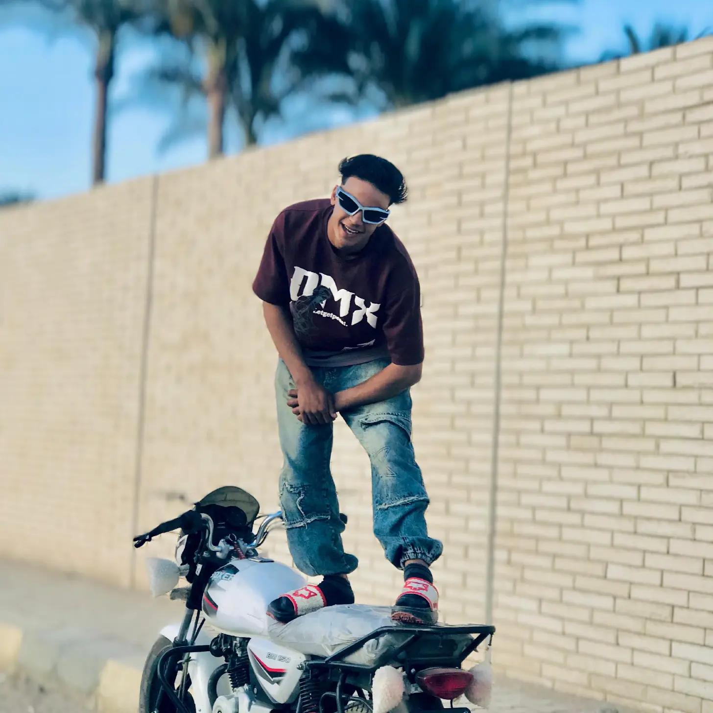 @اوكـــــــــا ابو قلب ابيض 🤍