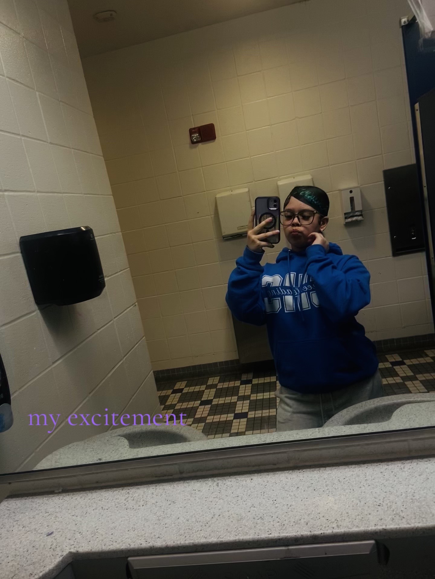 @~~