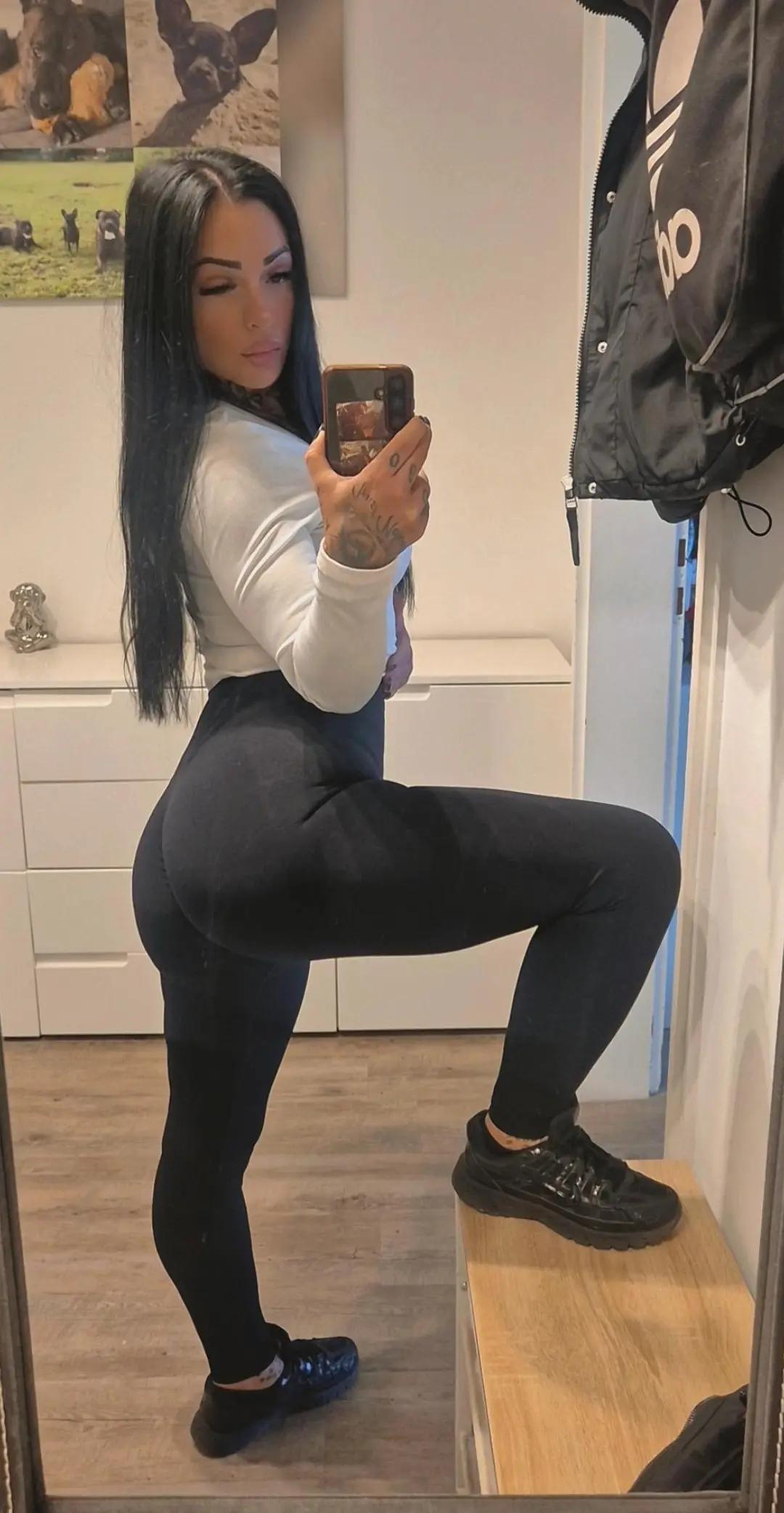 @Beniken93