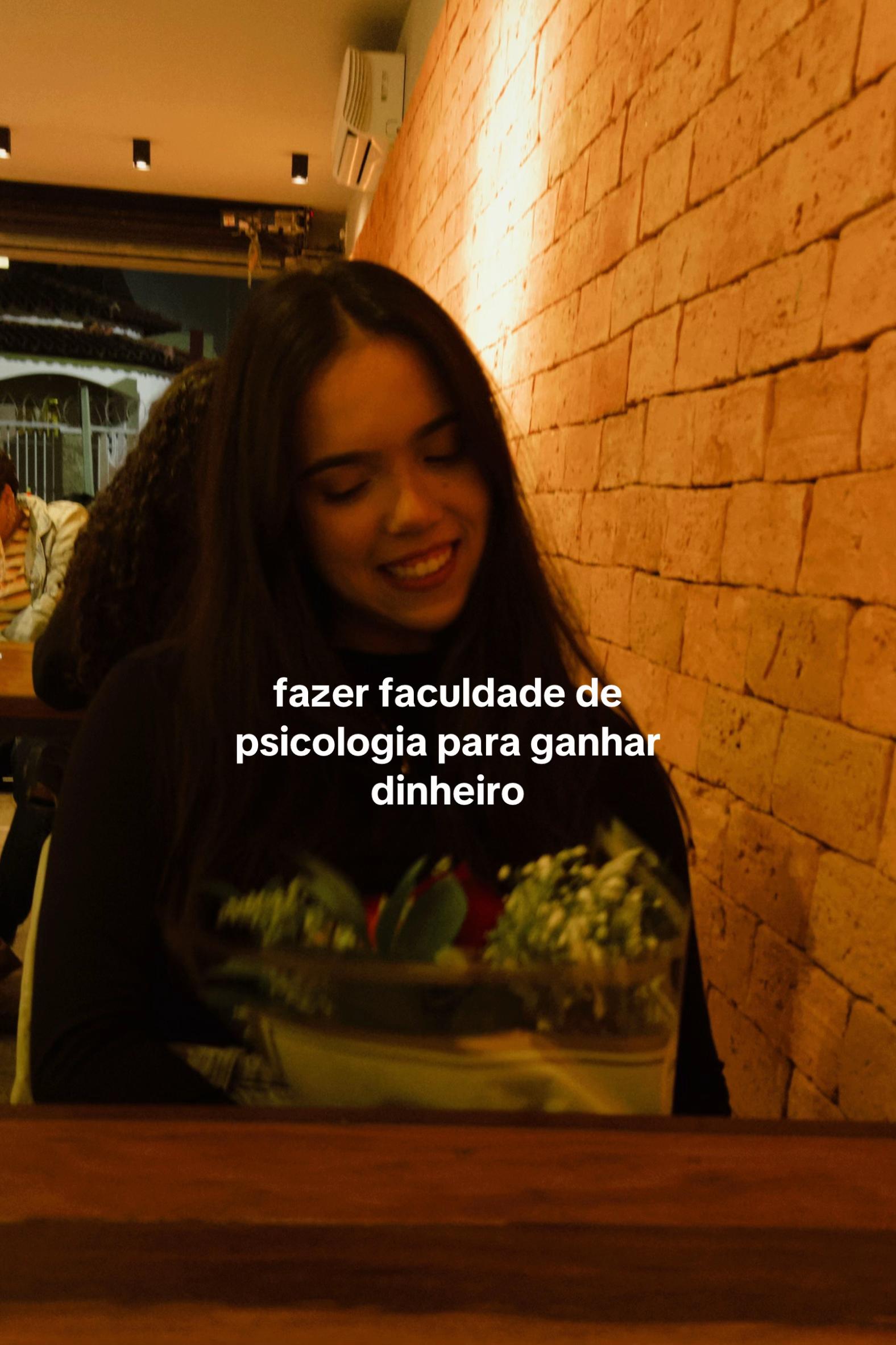 @LittleAna | Estudante de Psico