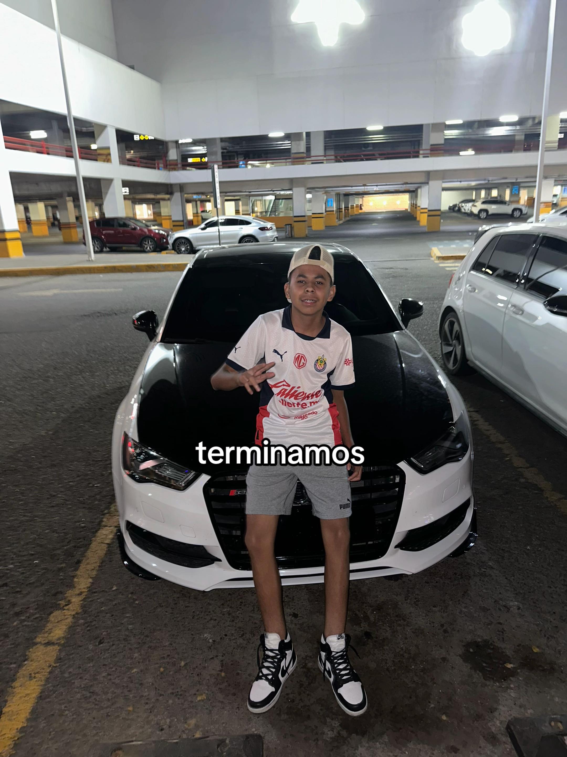 @charlychivas10