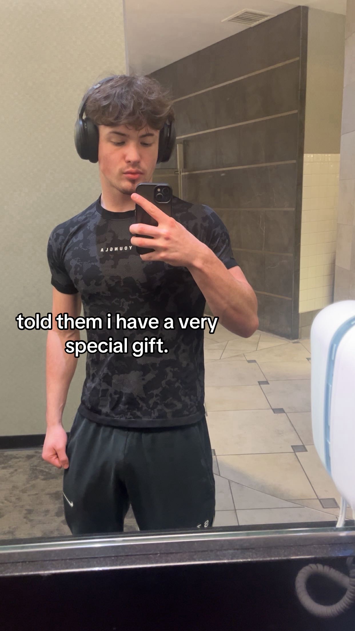 @️